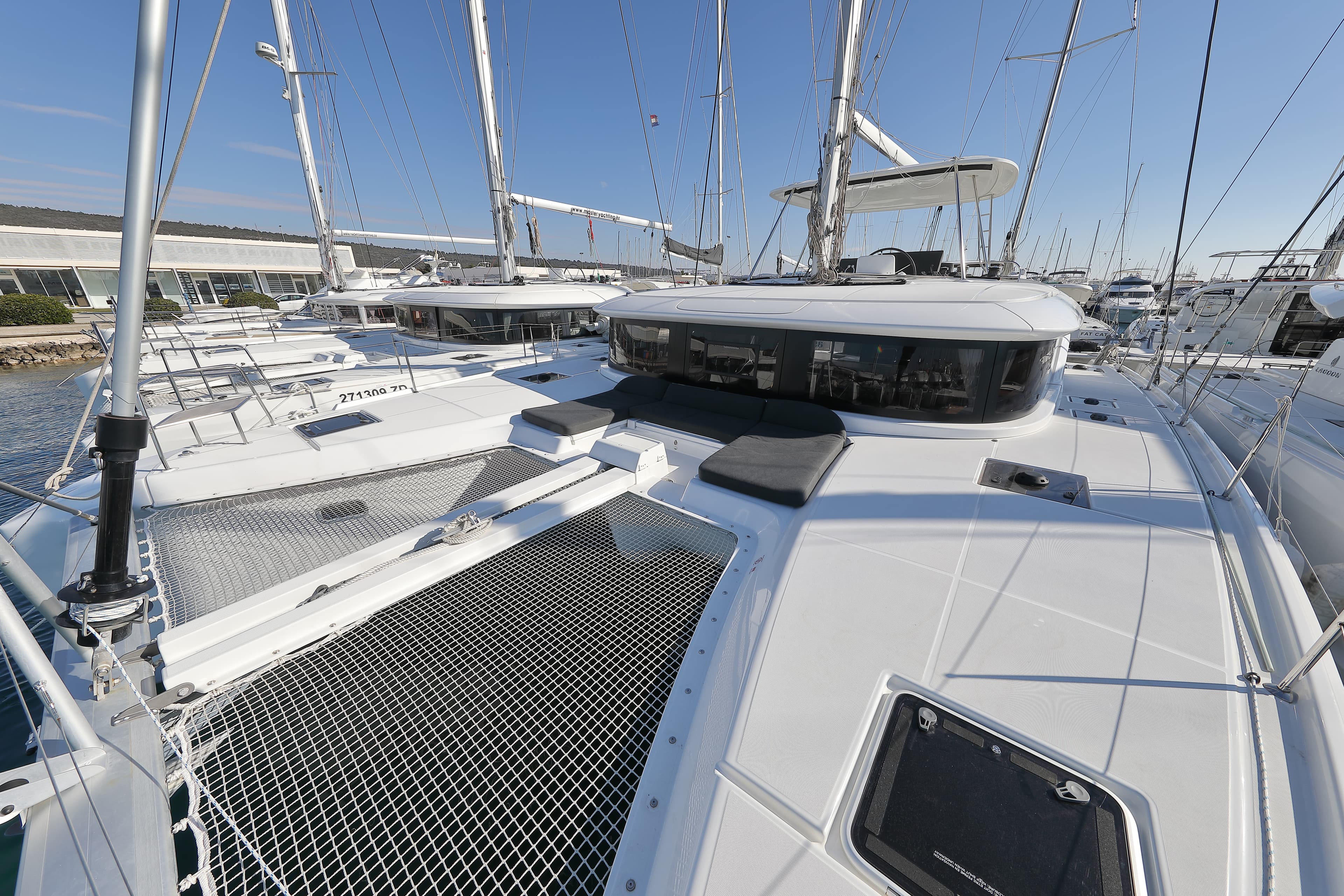 Lagoon 46  - photo 20