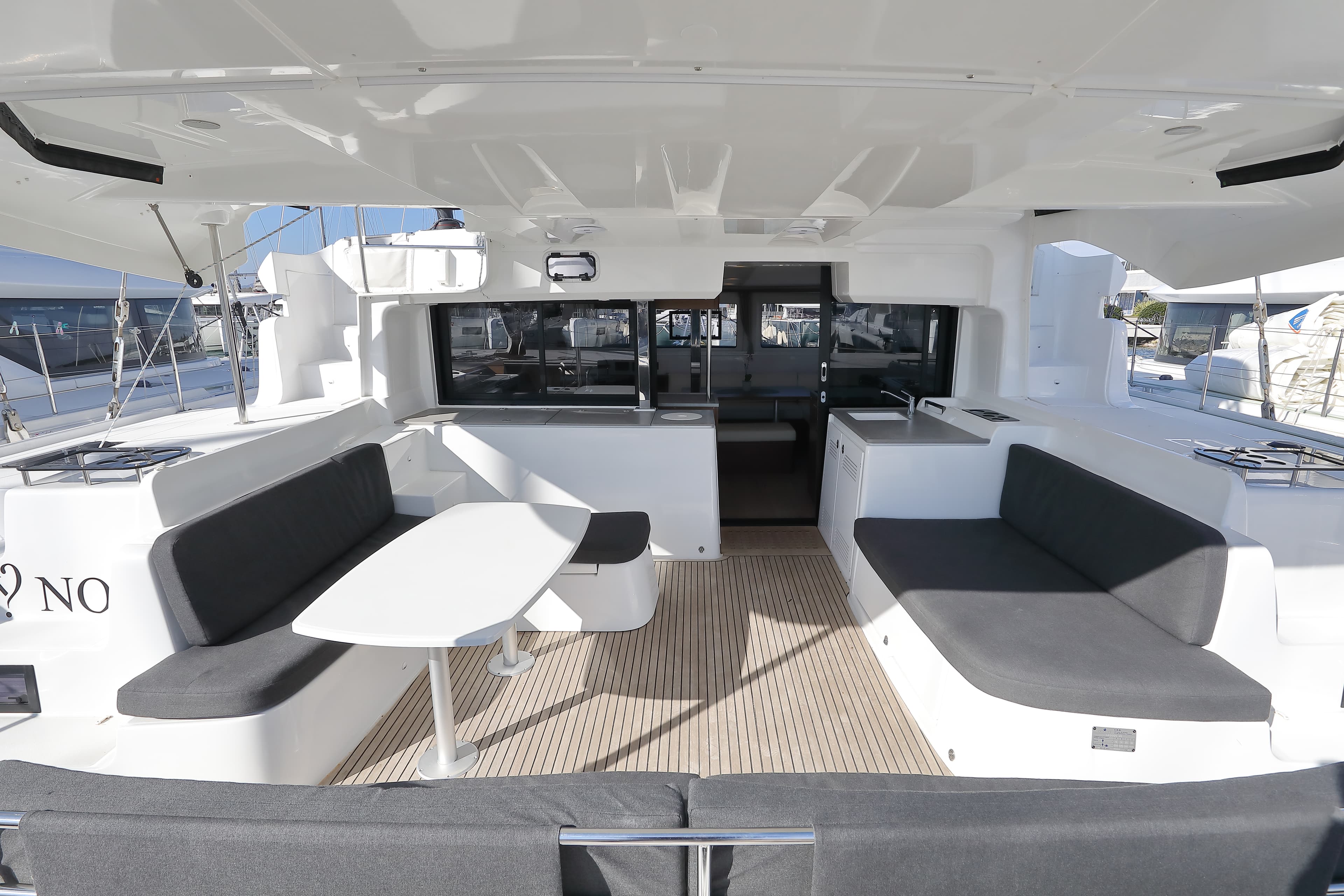 Lagoon 46  - photo 26