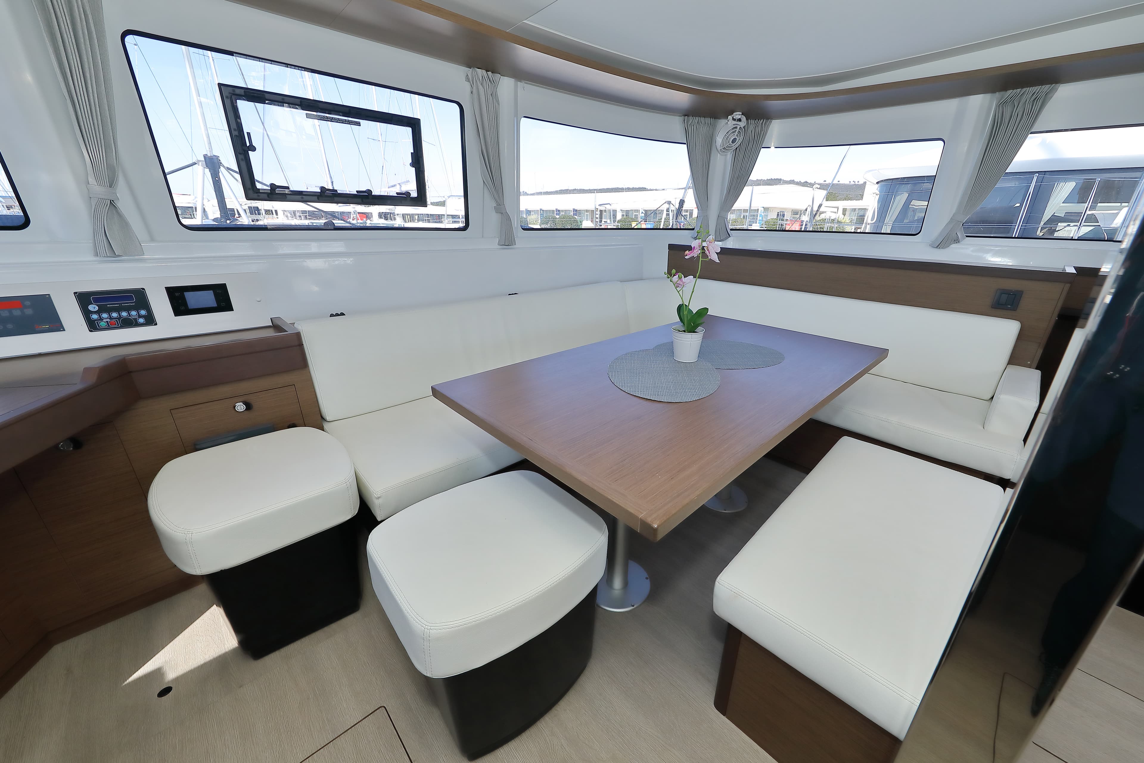 Lagoon 46  - photo 75