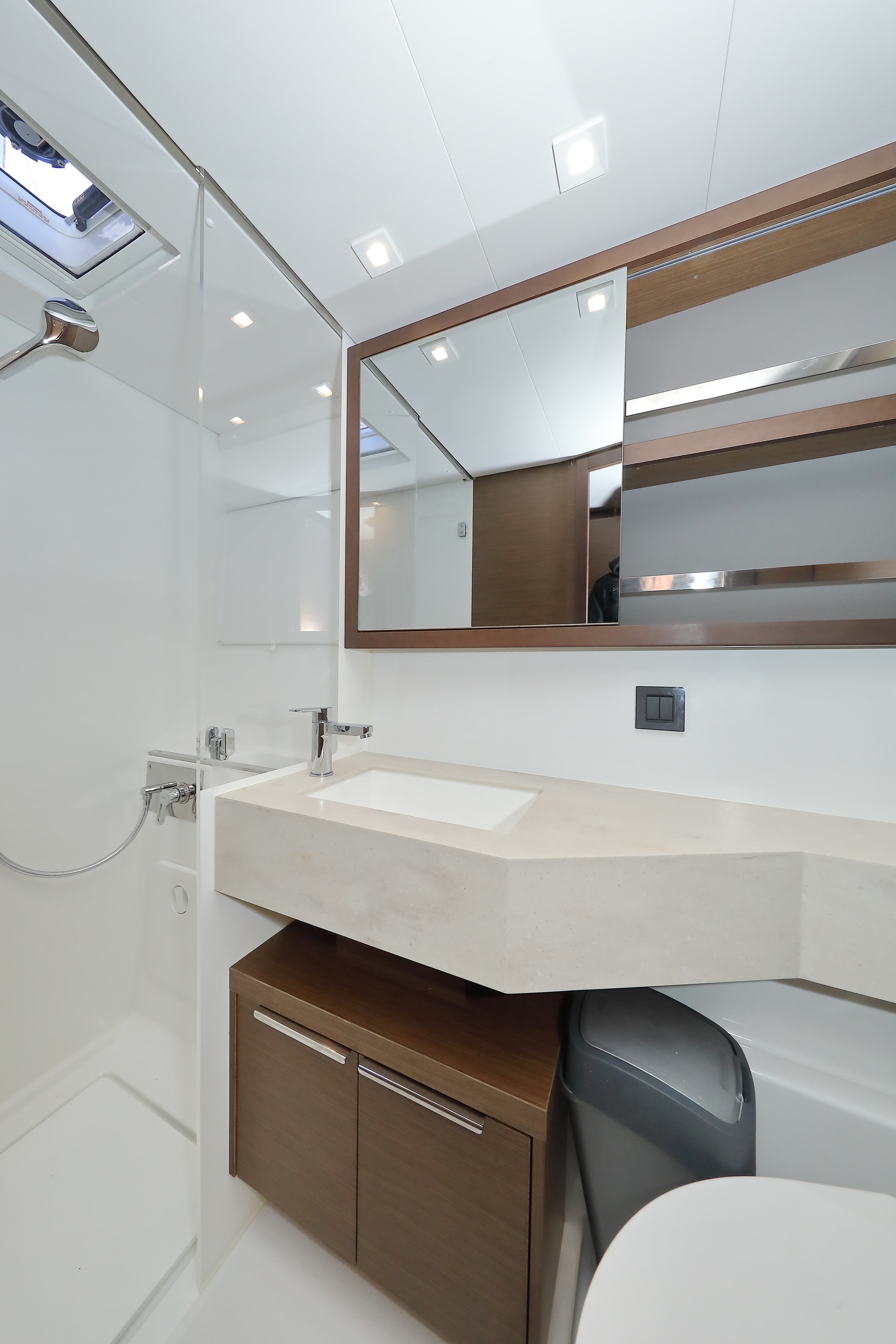 Lagoon 46  - photo 17