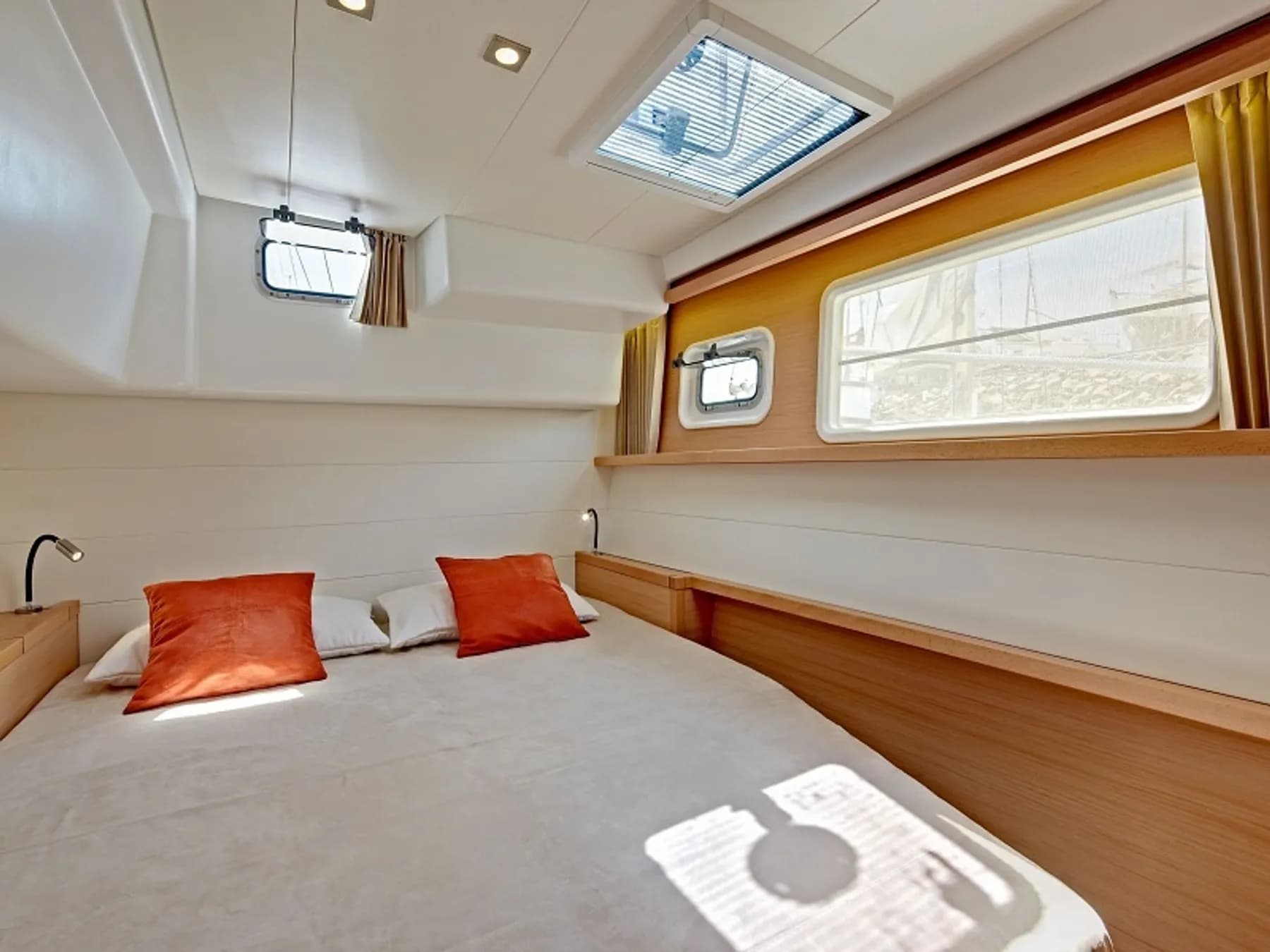 Lagoon 450 Fly - photo 8