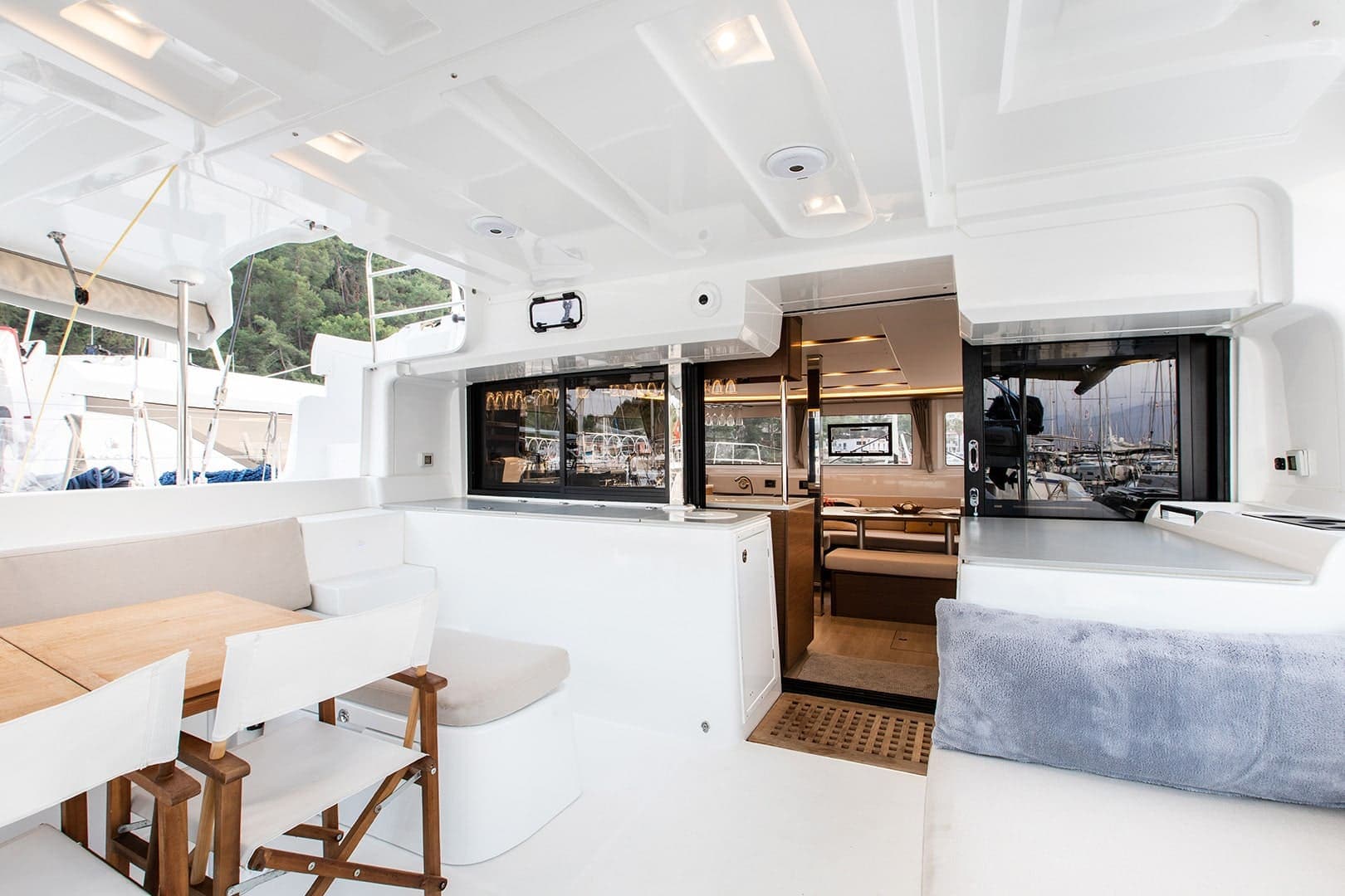 Lagoon 46  - photo 5