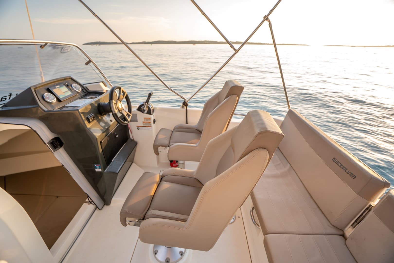 Quicksilver 605 Sundeck - photo 6