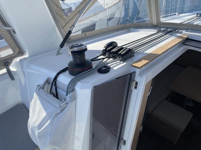 Oceanis 38.1 - photo 6