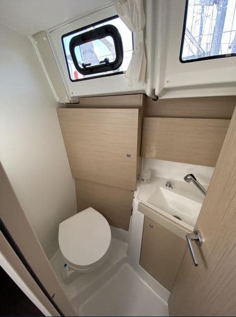 Oceanis 38.1 - photo 17