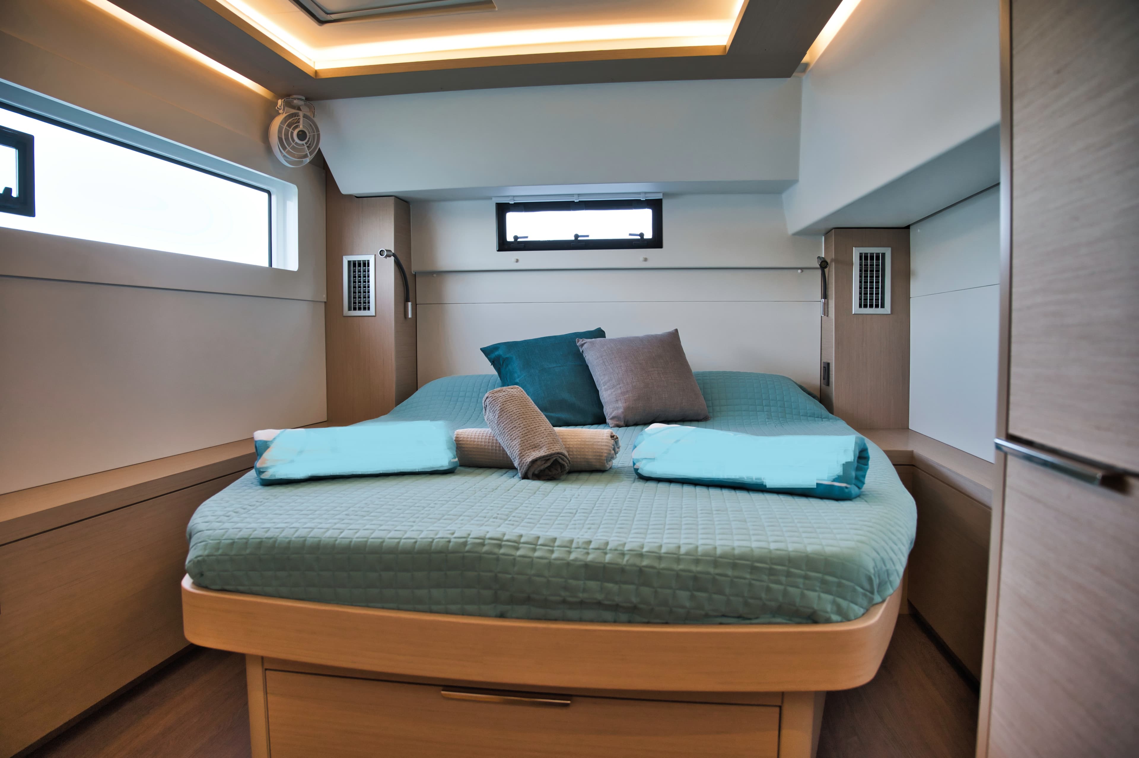 Lagoon 46  - photo 7