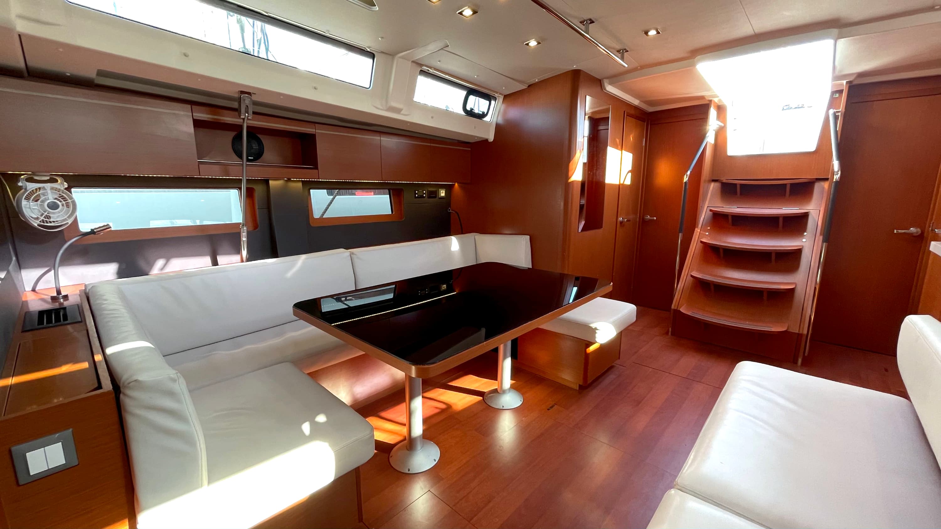 Oceanis 51.1 - photo 10