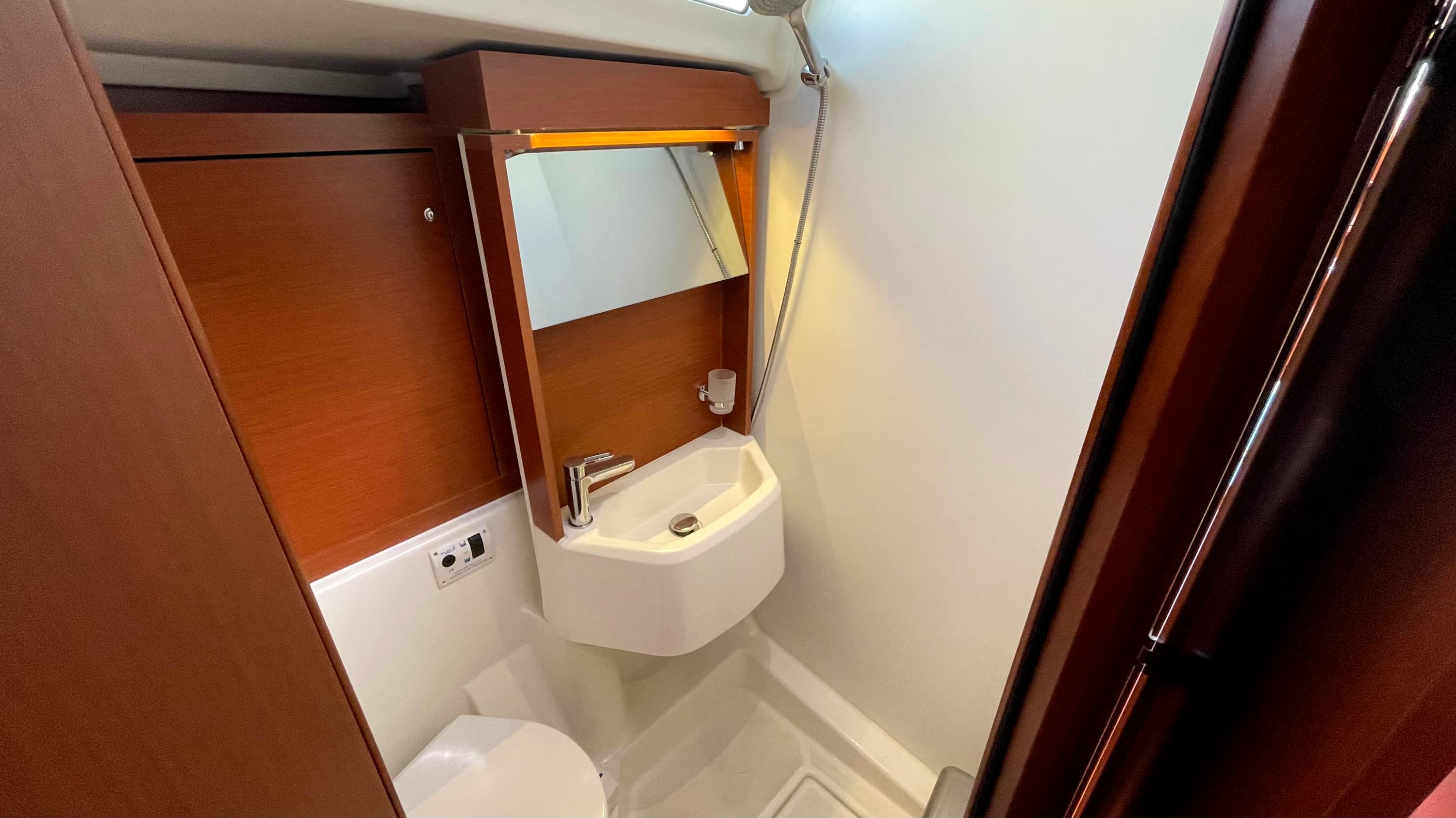 Oceanis 51.1 - photo 14