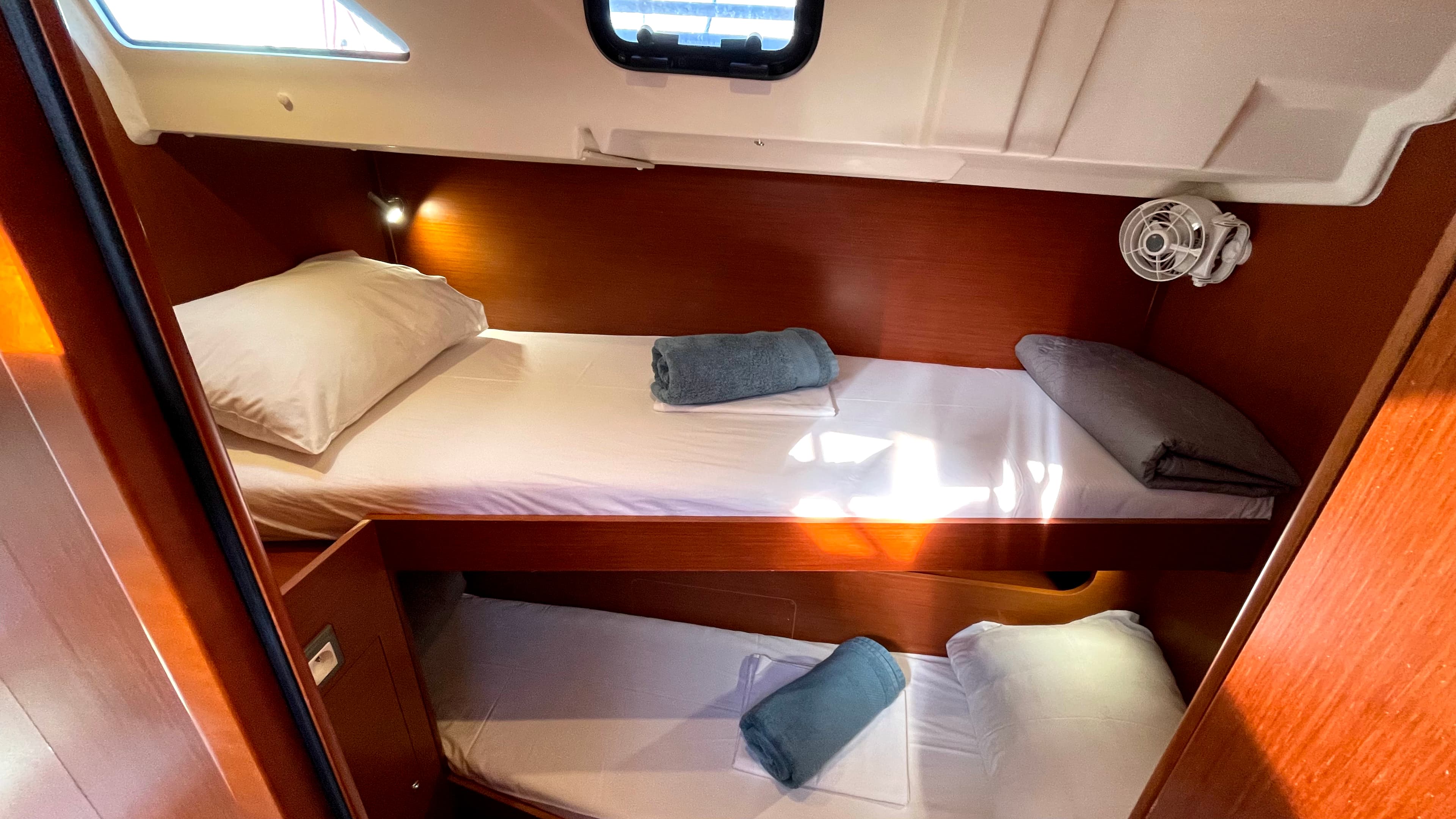 Oceanis 51.1 - photo 15