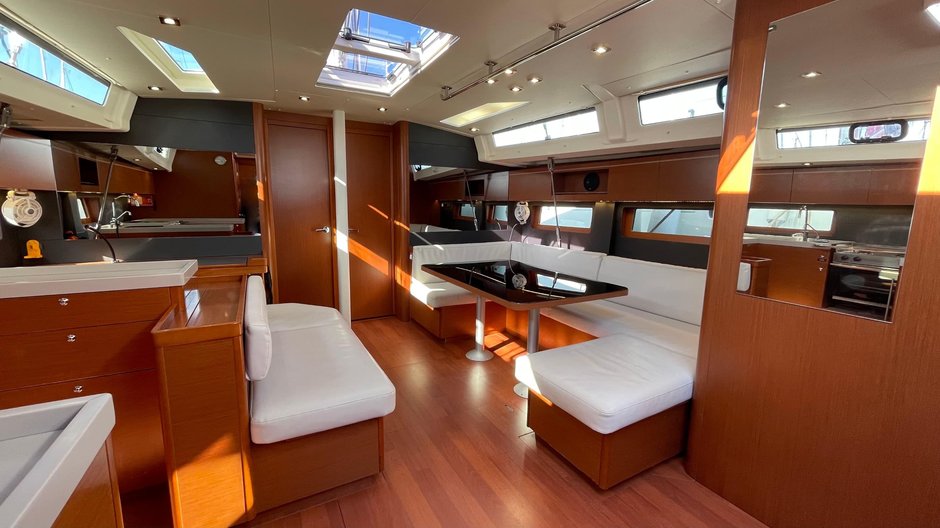 Oceanis 51.1 - photo 7