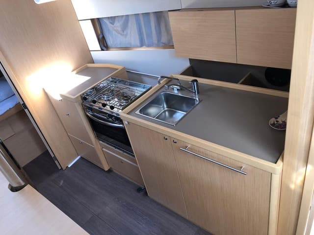 Oceanis 38.1 - photo 15