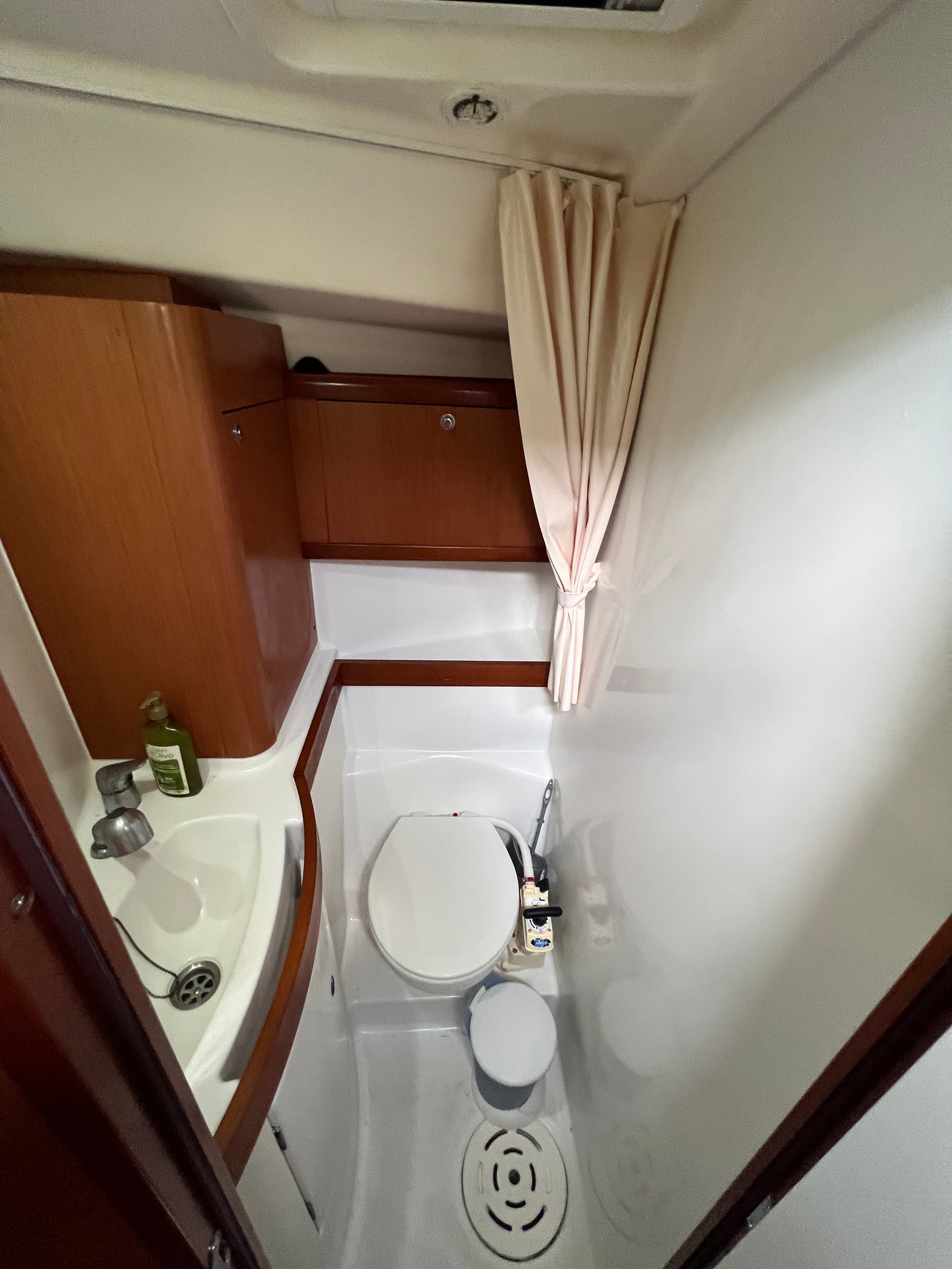 Oceanis 40 - photo 8