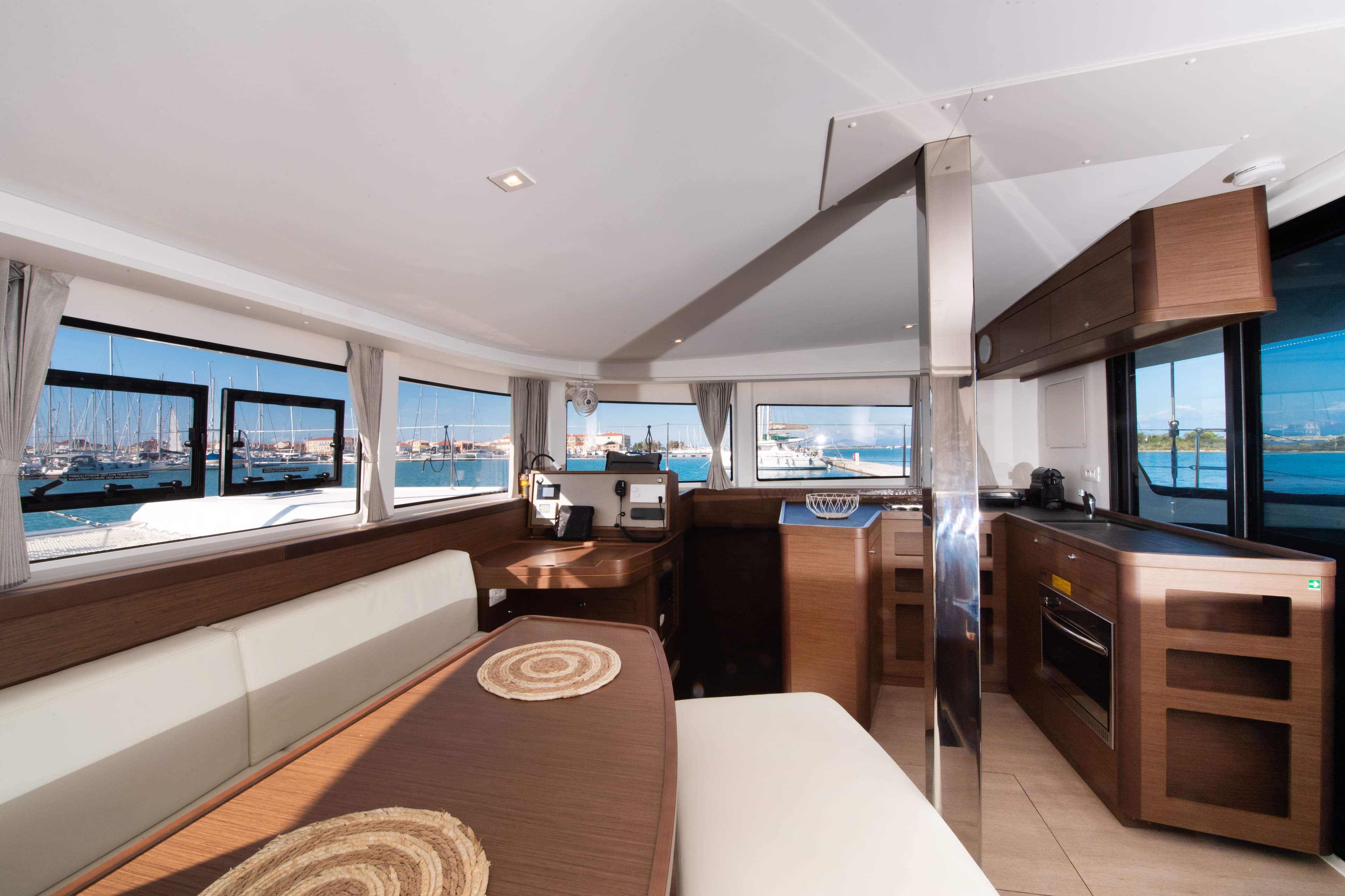 Lagoon 42 - photo 12