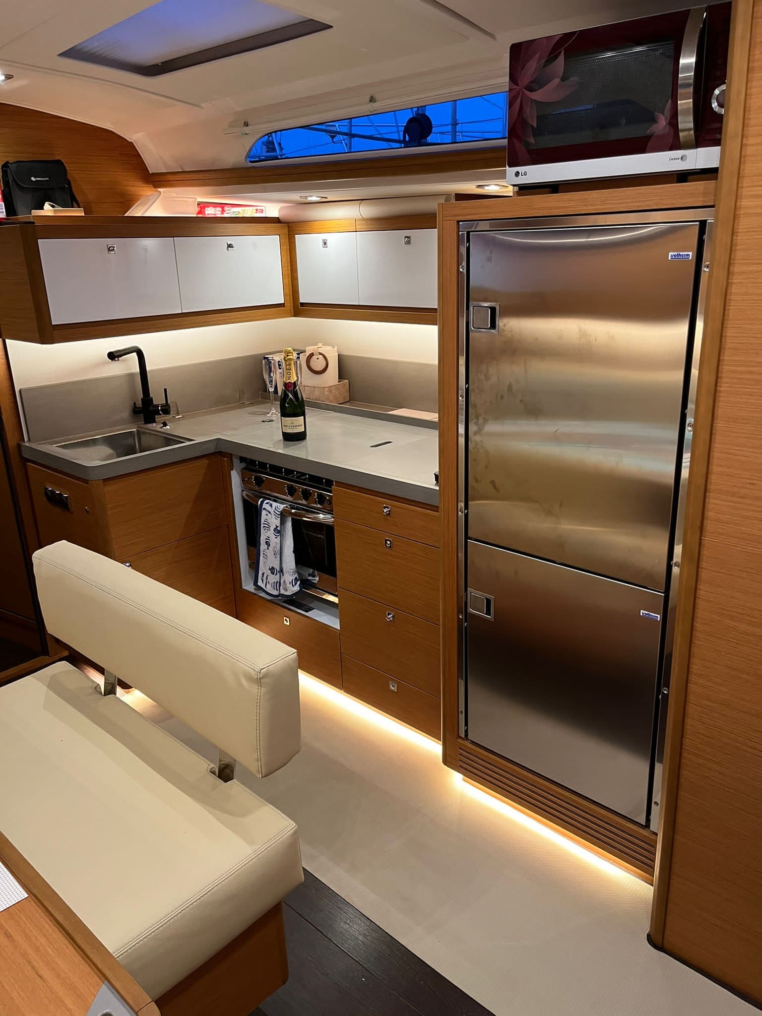 Dufour 470 - photo 10