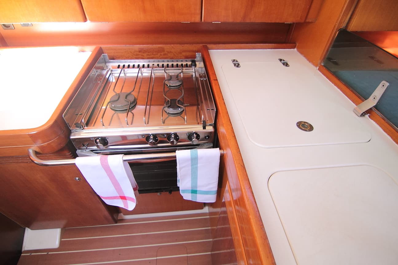 Dufour 44 Performance - photo 17