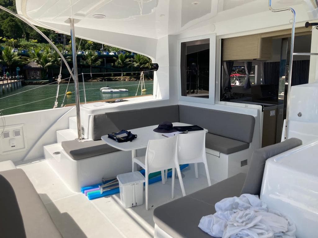 Lagoon 40 - photo 15