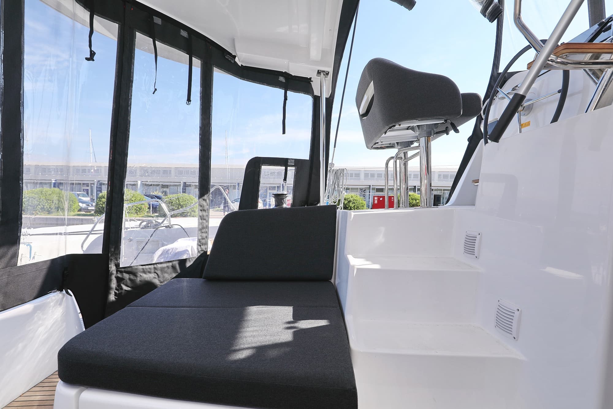 Lagoon 42 - photo 11