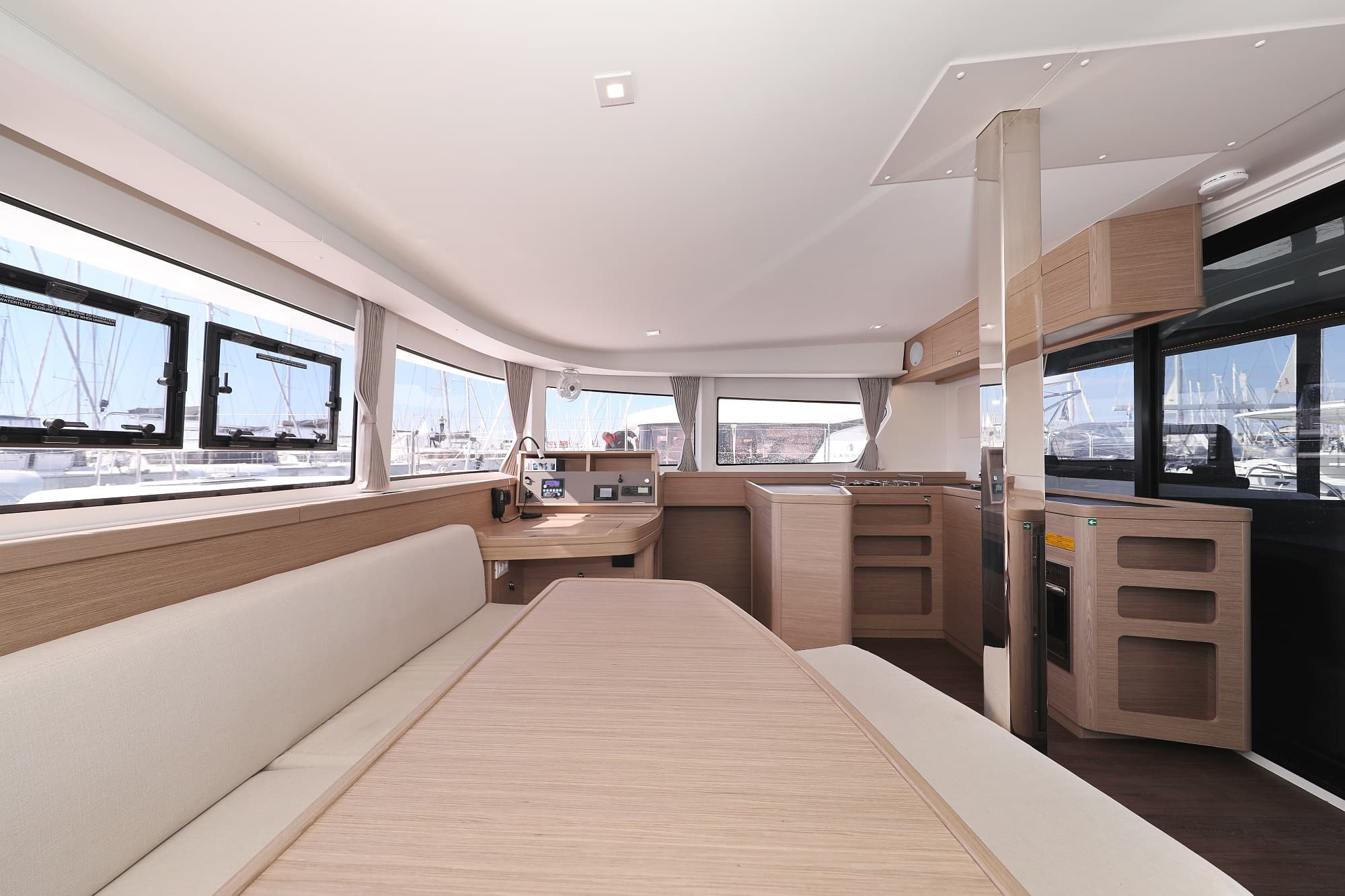 Lagoon 42 - photo 12