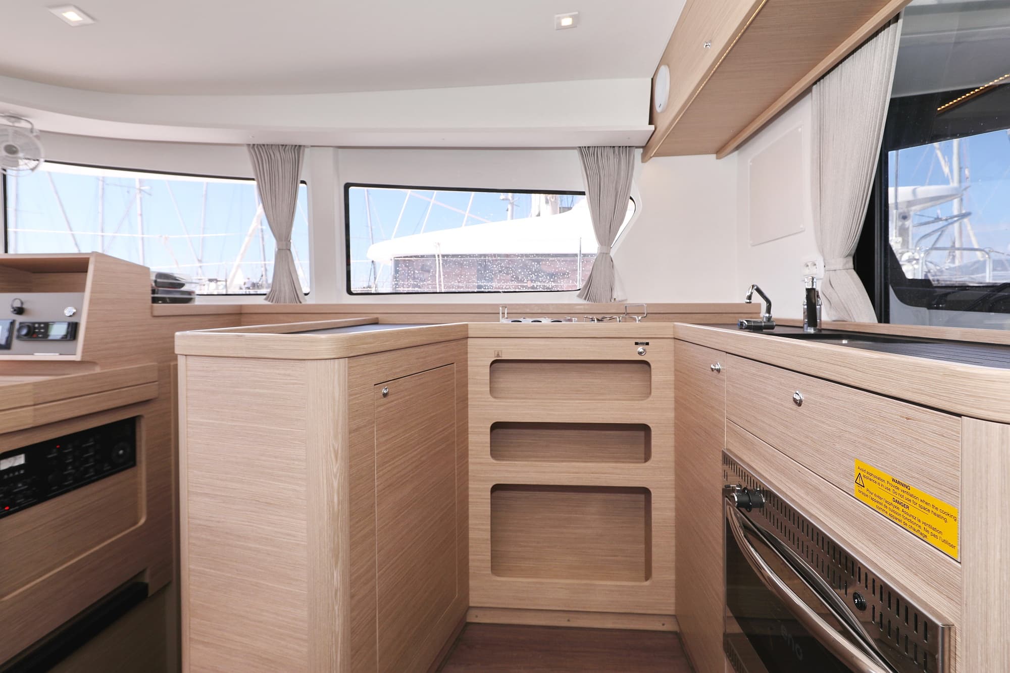 Lagoon 42 - photo 15