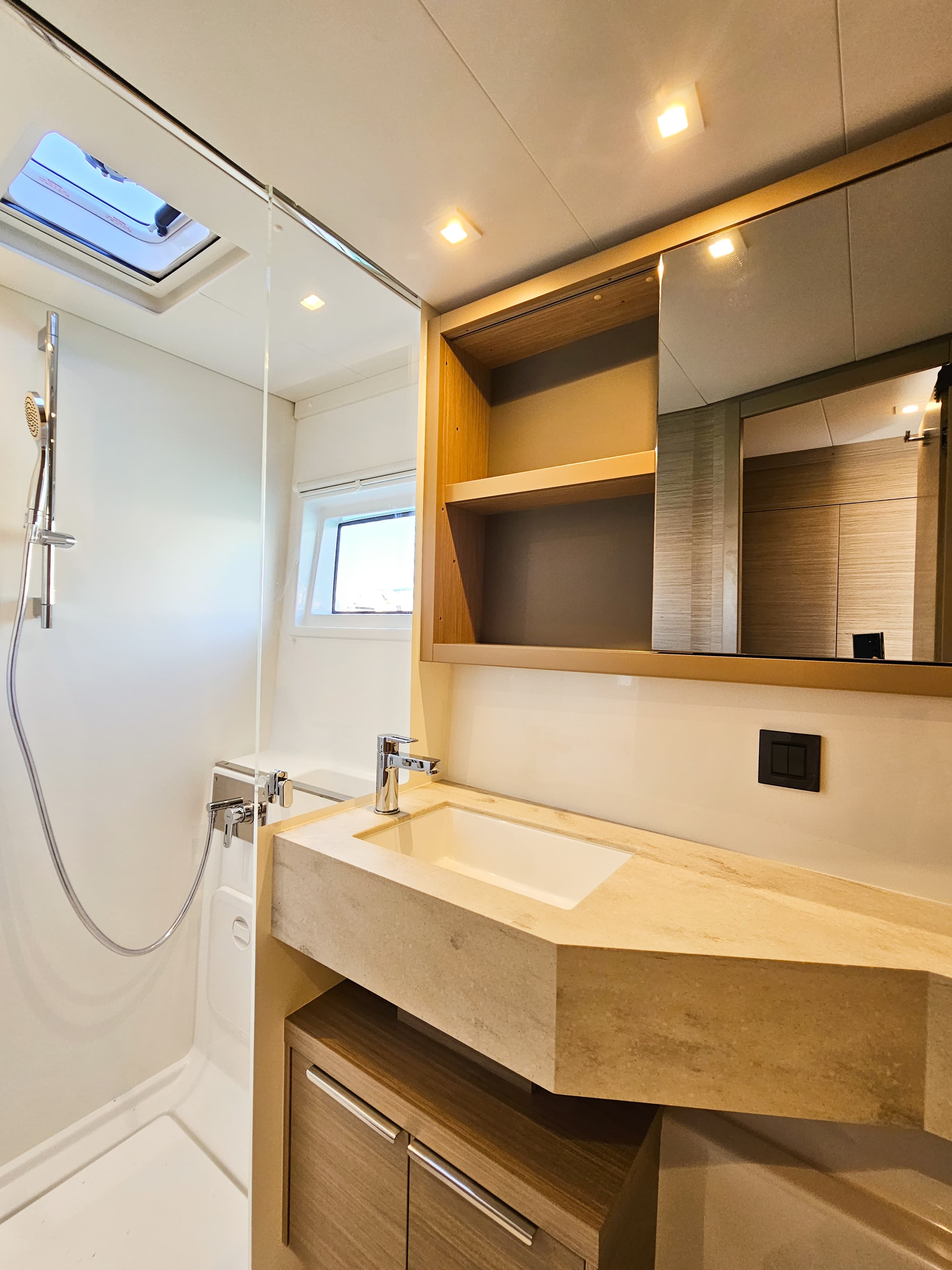 Lagoon 46  - photo 14