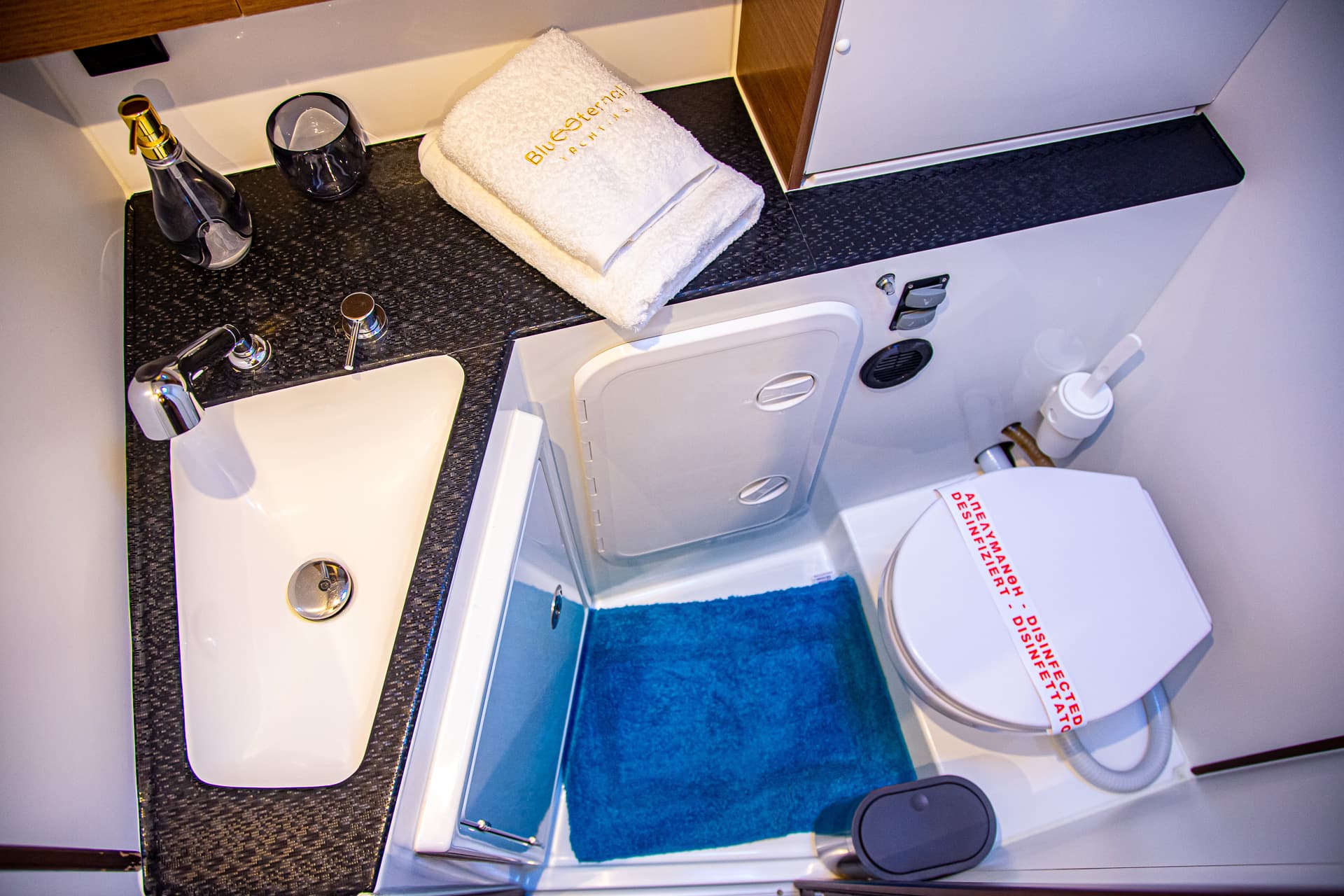 Lagoon 42 - photo 19