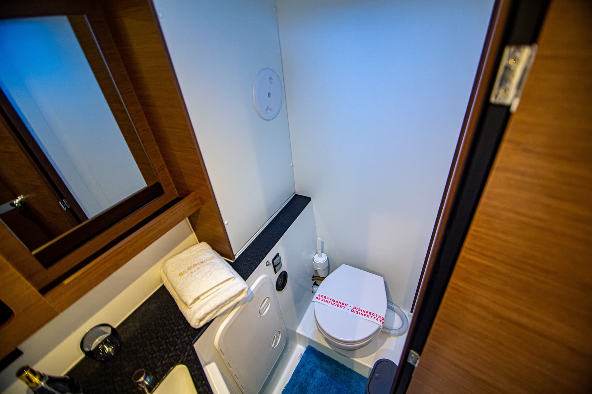 Lagoon 42 - photo 15