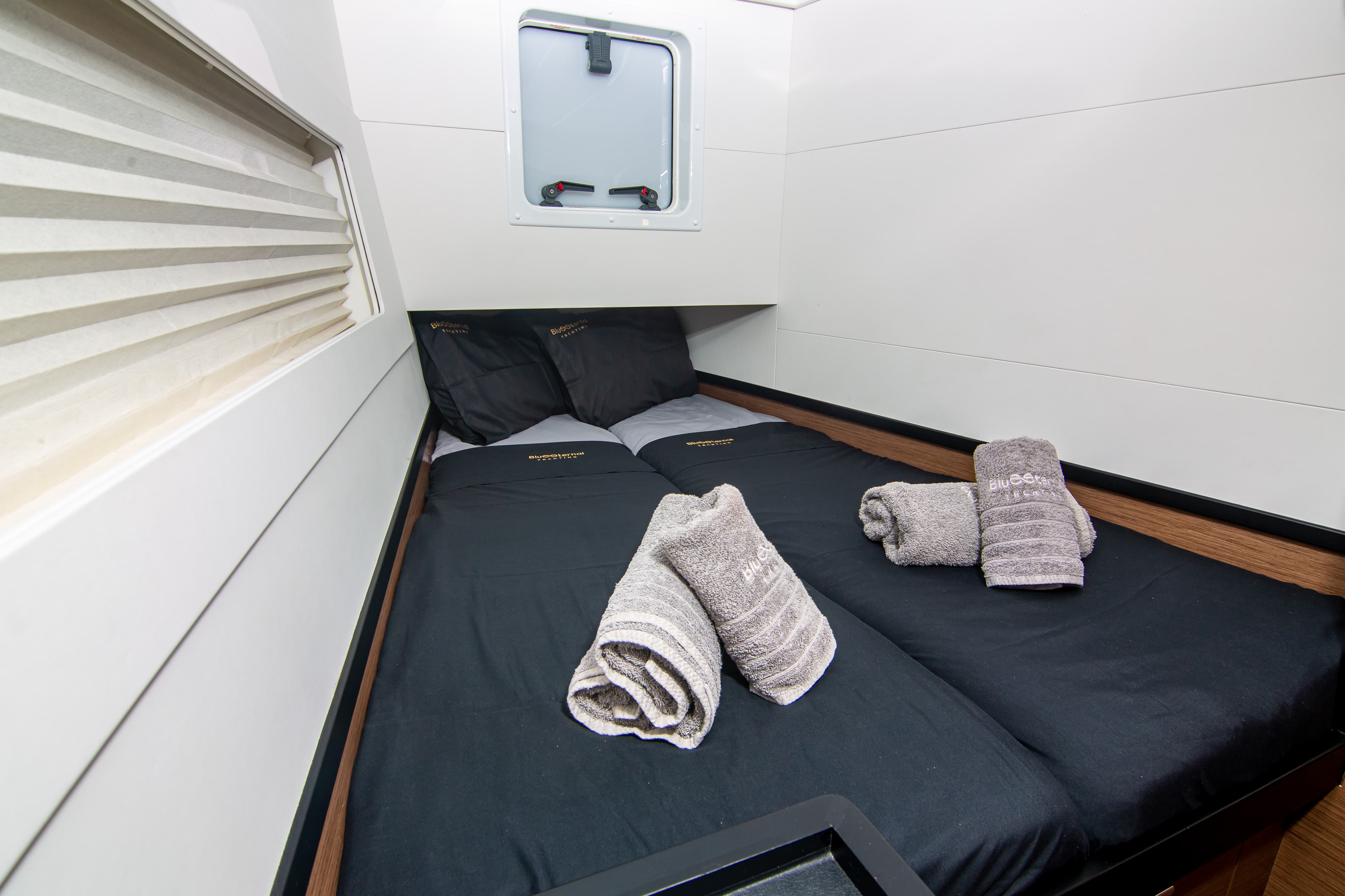 Lagoon 40 - photo 30