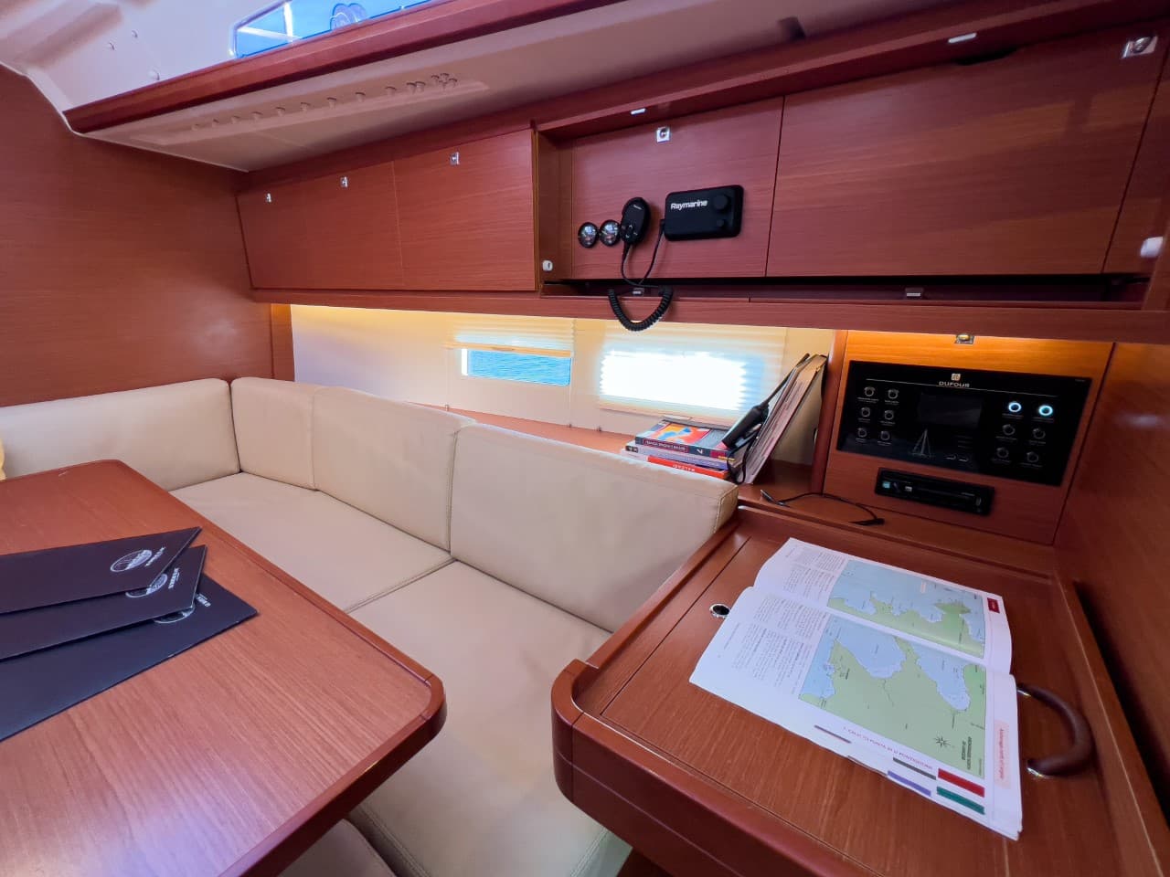 Dufour 390 Grand Large - photo 8