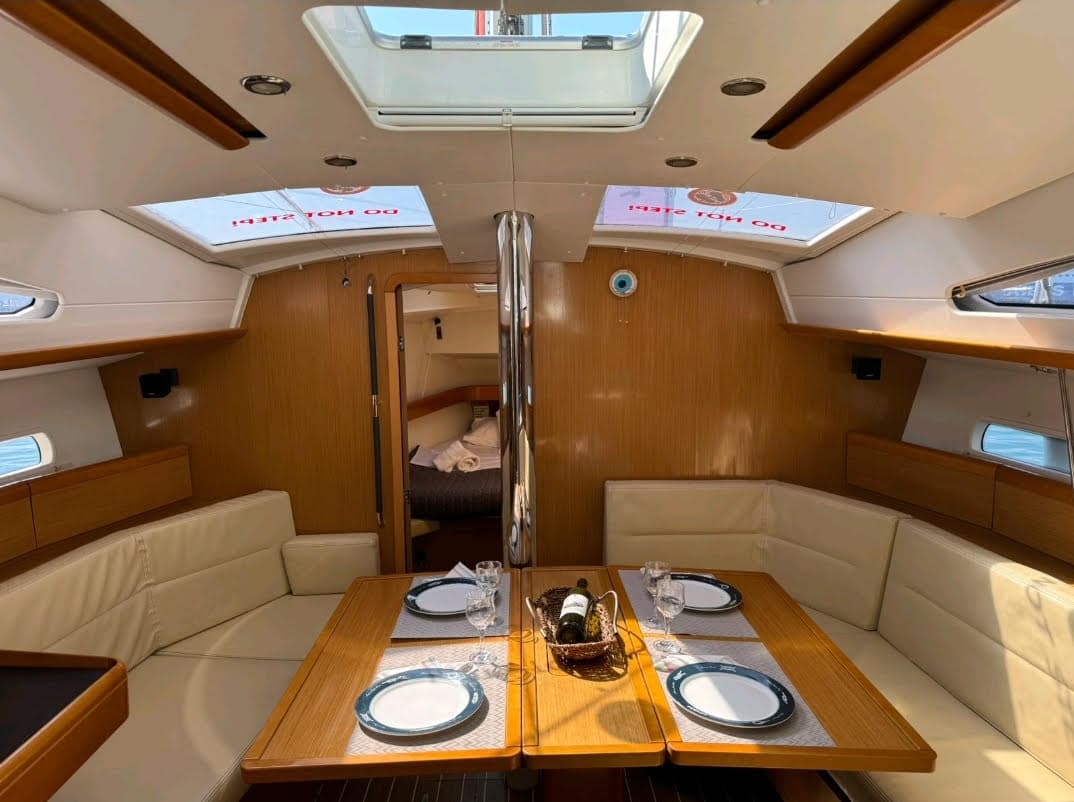 Sun Odyssey 42DS - photo 10