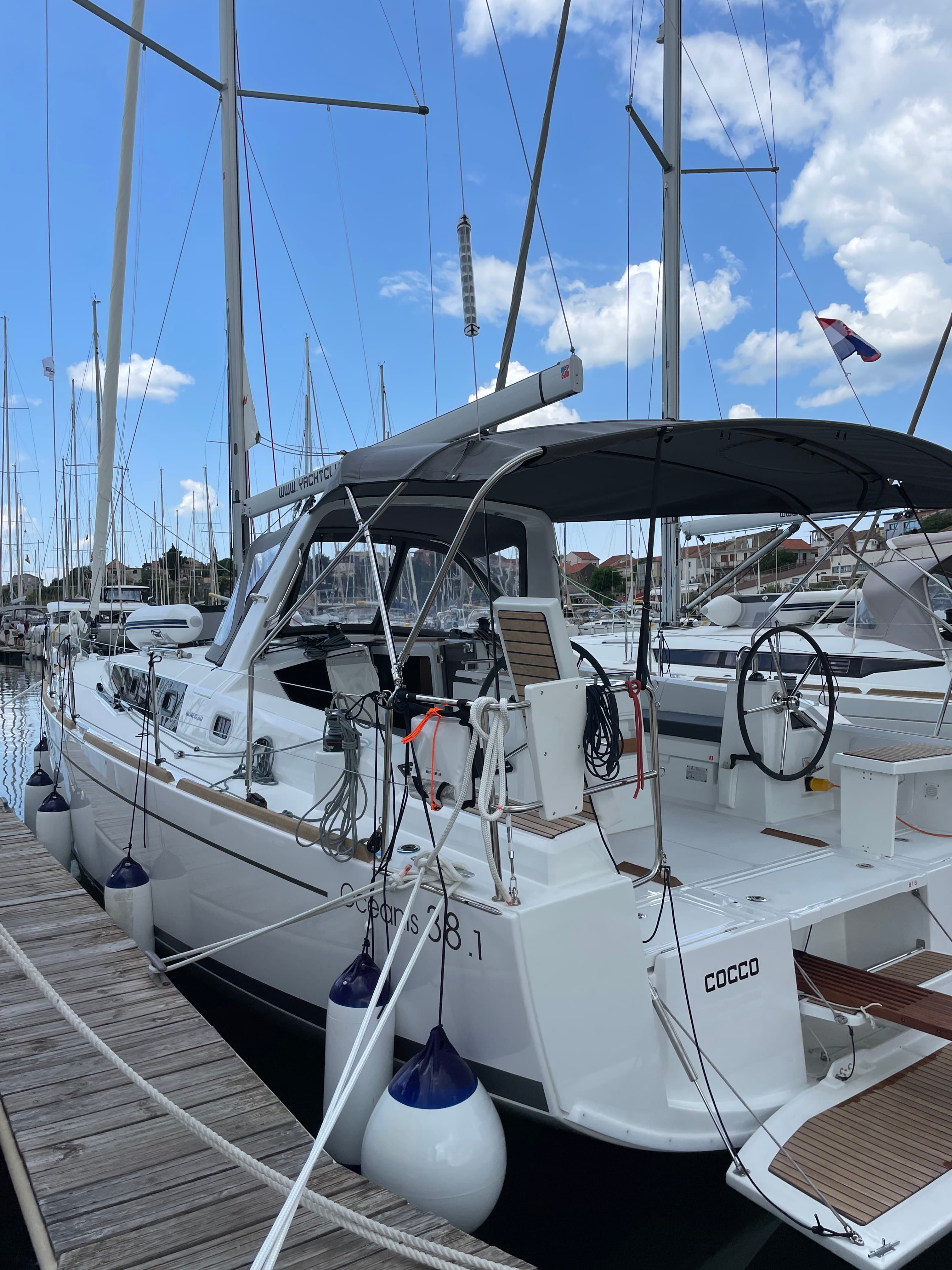 Oceanis 38.1 - photo 14