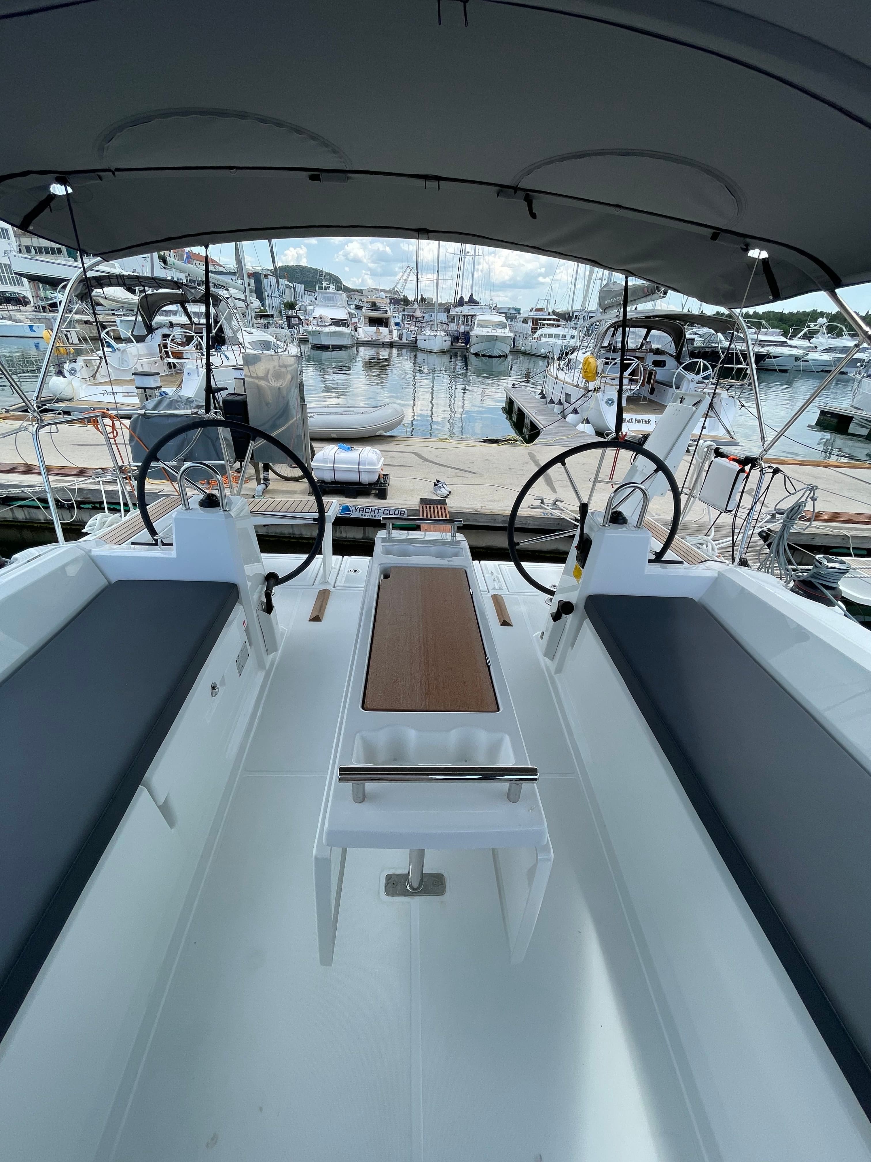 Oceanis 38.1 - photo 8