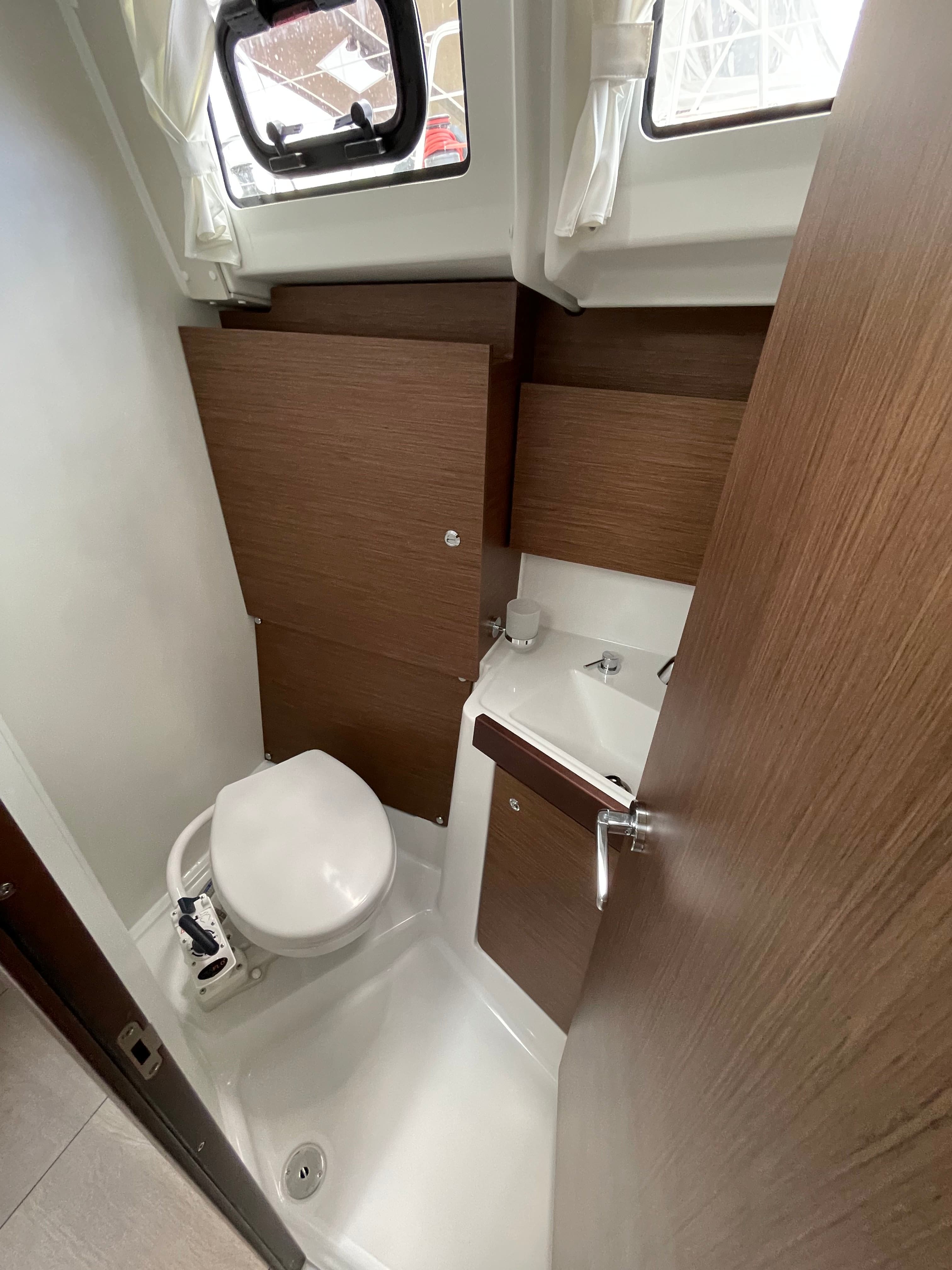 Oceanis 38.1 - photo 16