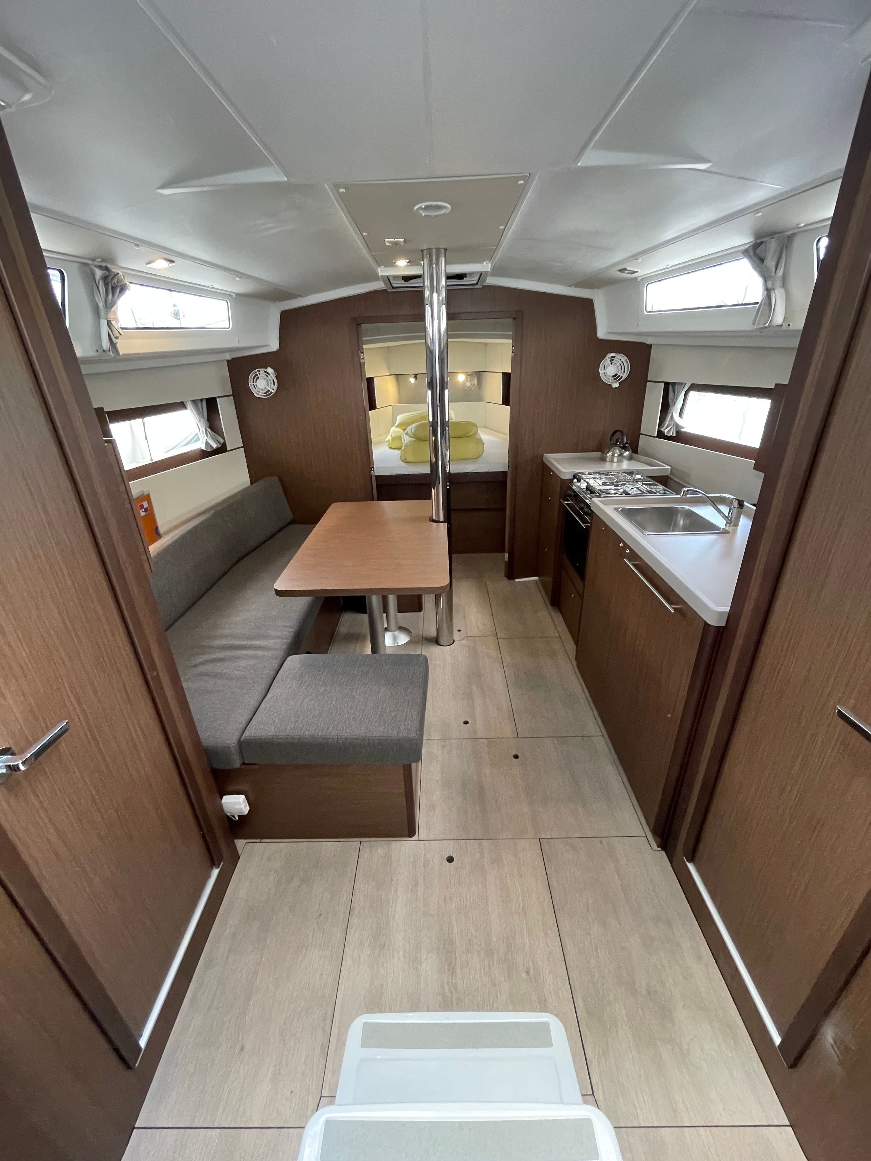 Oceanis 38.1 - photo 9