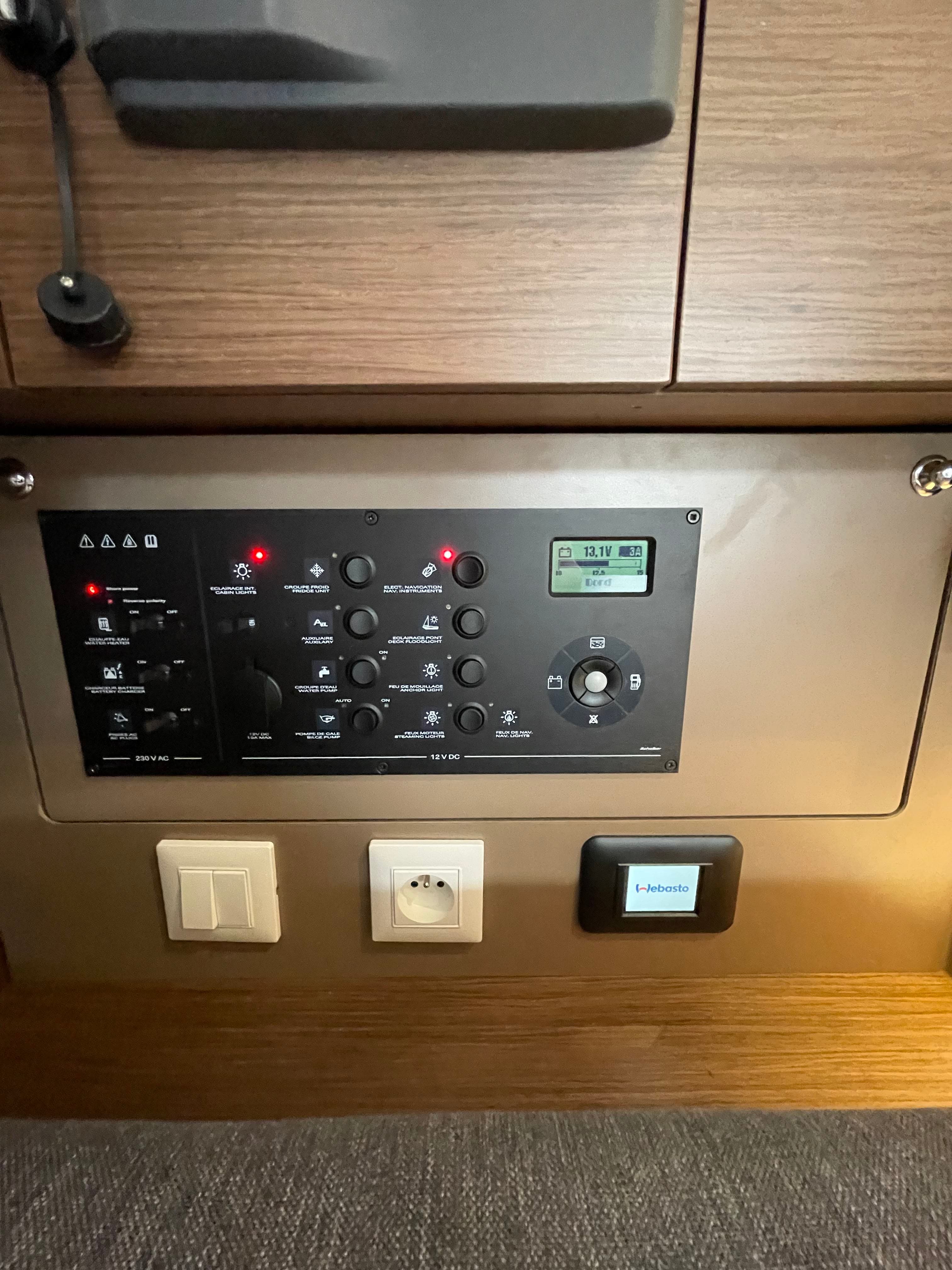 Oceanis 38.1 - photo 6