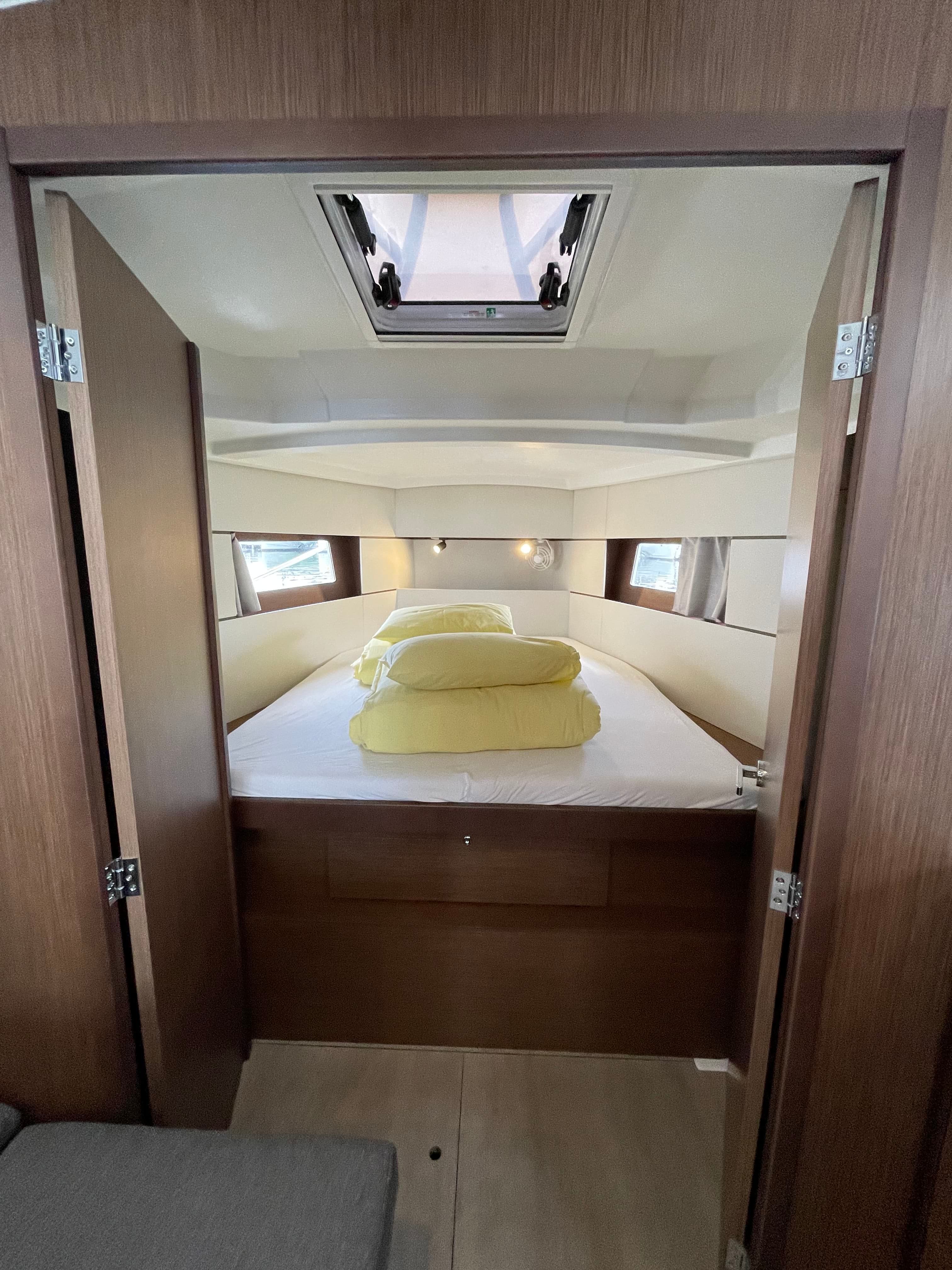 Oceanis 38.1 - photo 15