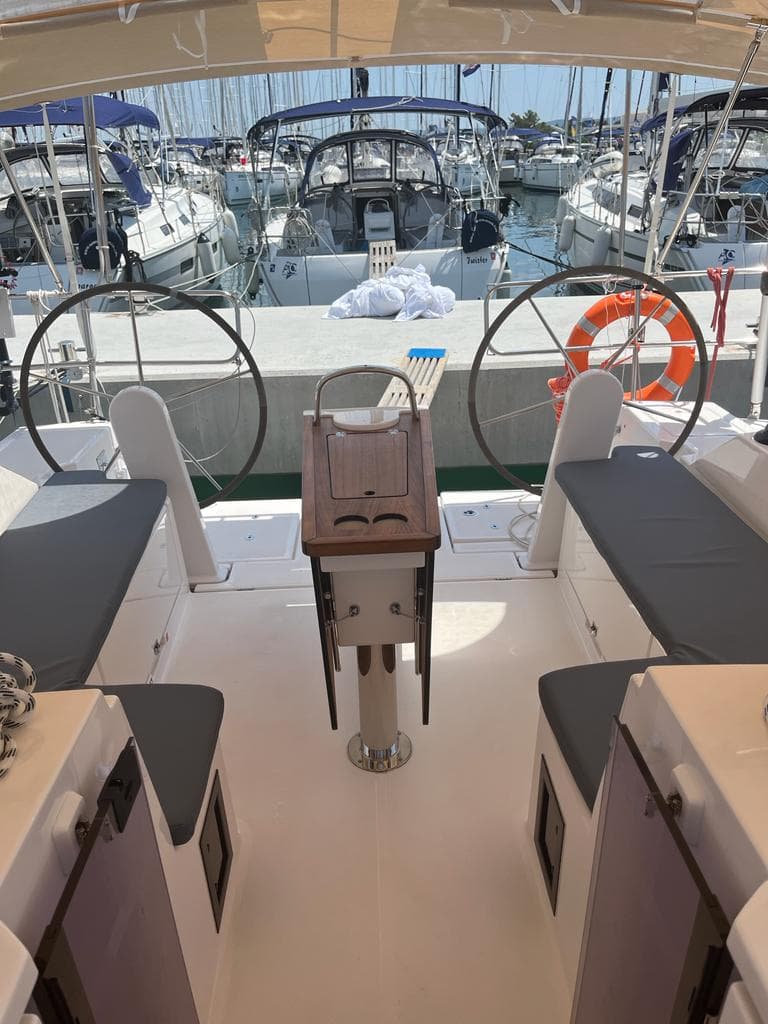 Bavaria C42 - photo 13