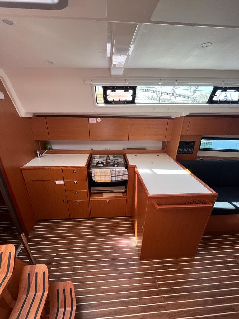 Bavaria C42 - photo 17