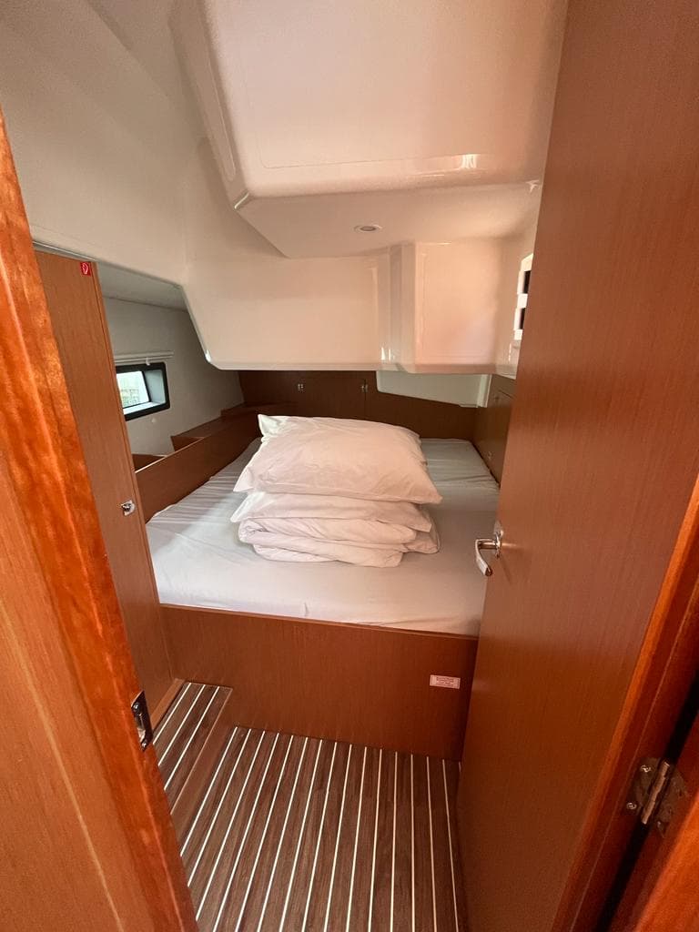 Bavaria C42 - photo 11