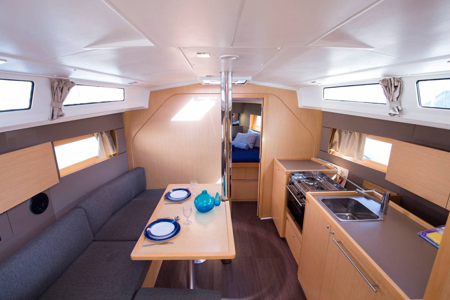 Oceanis 38.1 - photo 6