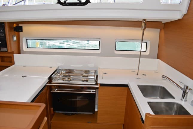 Sun Odyssey 440 - photo 6