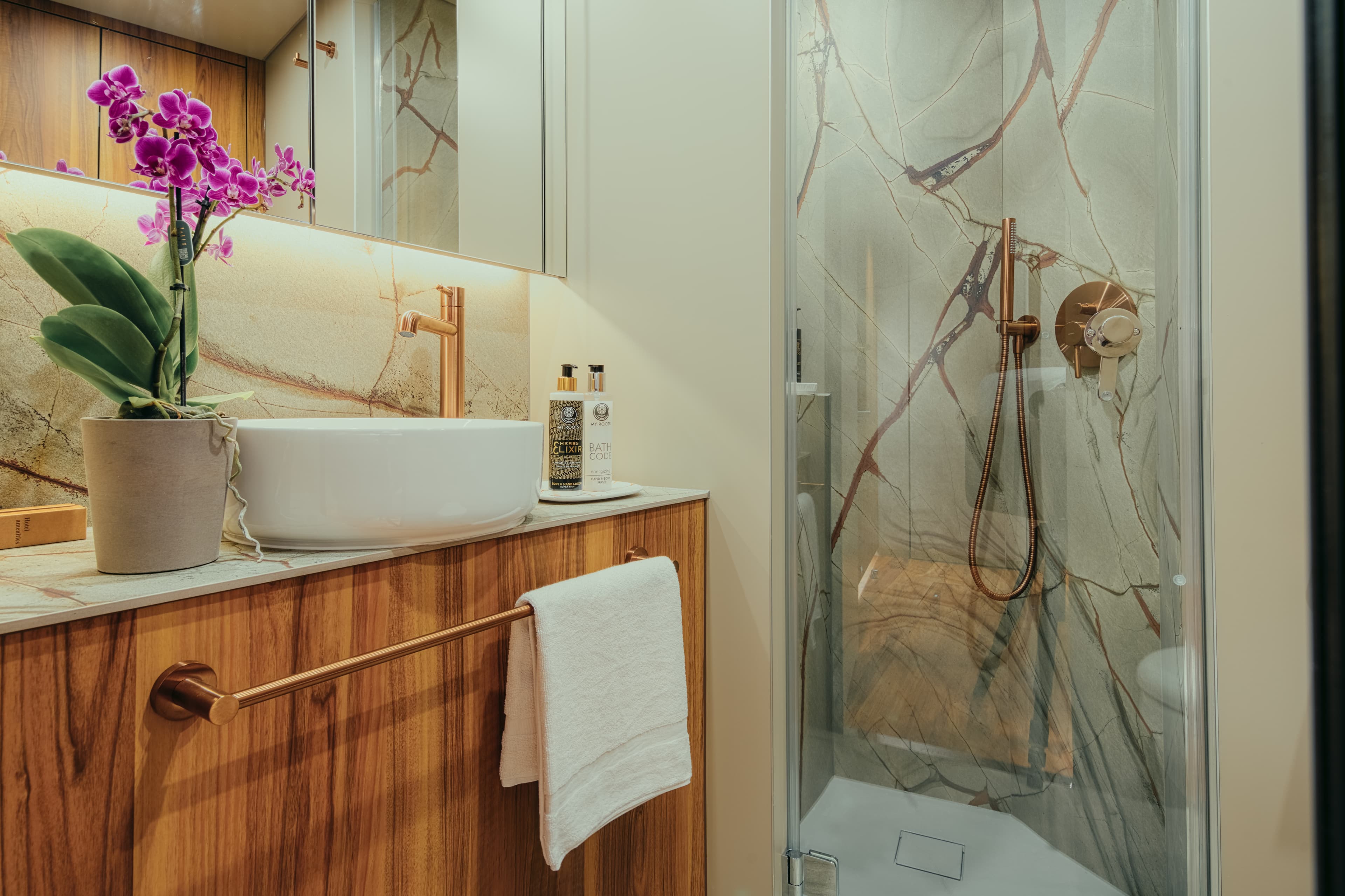 Moon Yacht 65 - photo 28