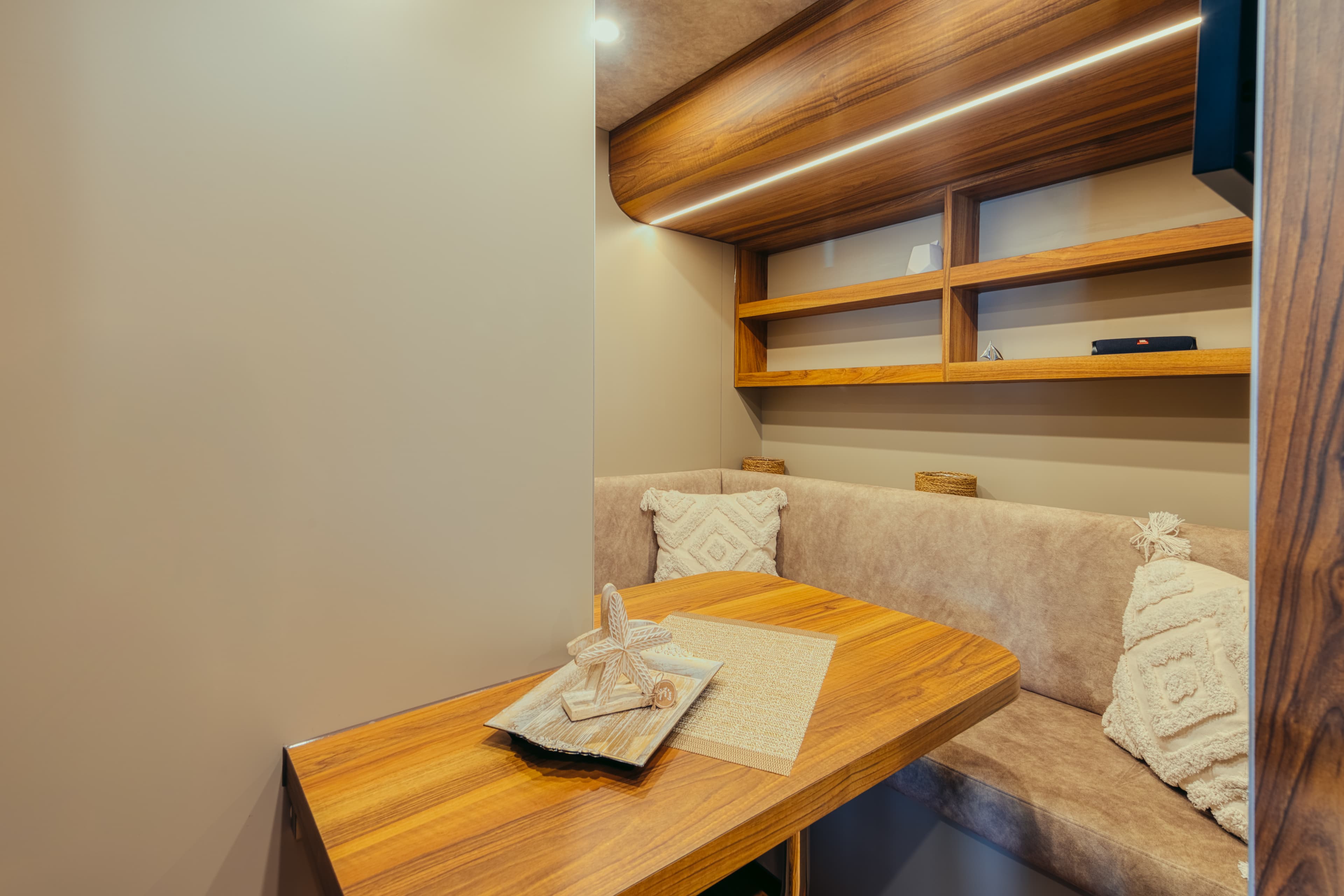 Moon Yacht 65 - photo 24