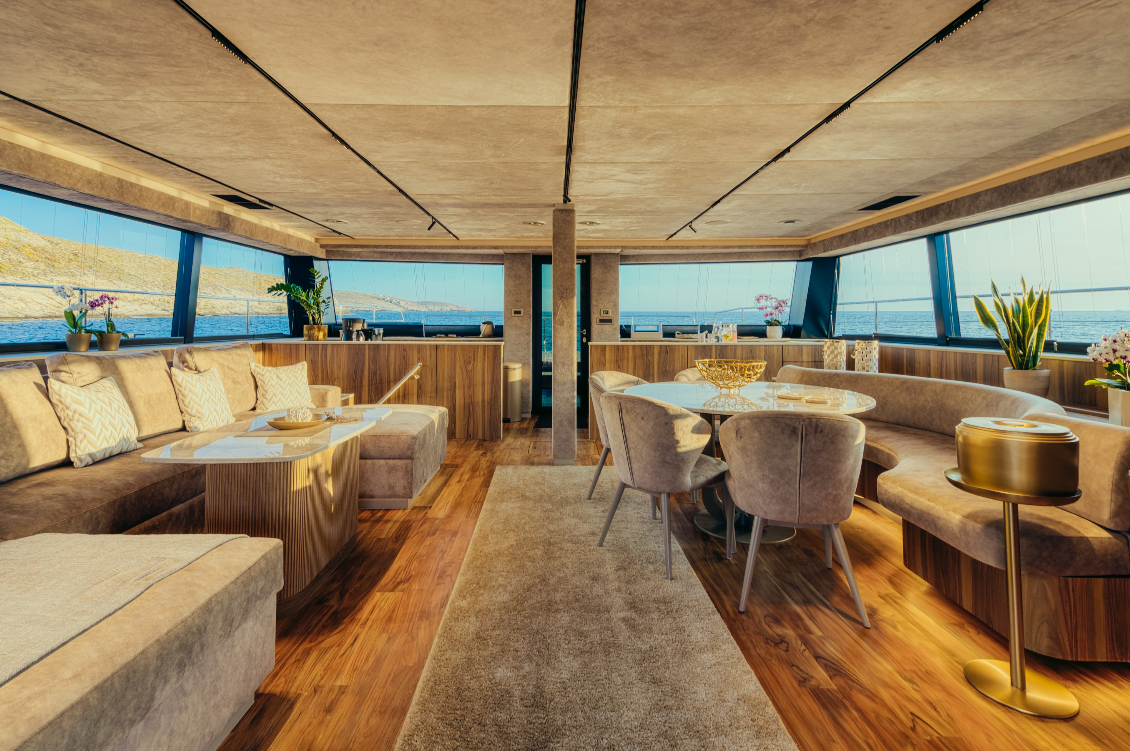 Moon Yacht 65 - photo 81