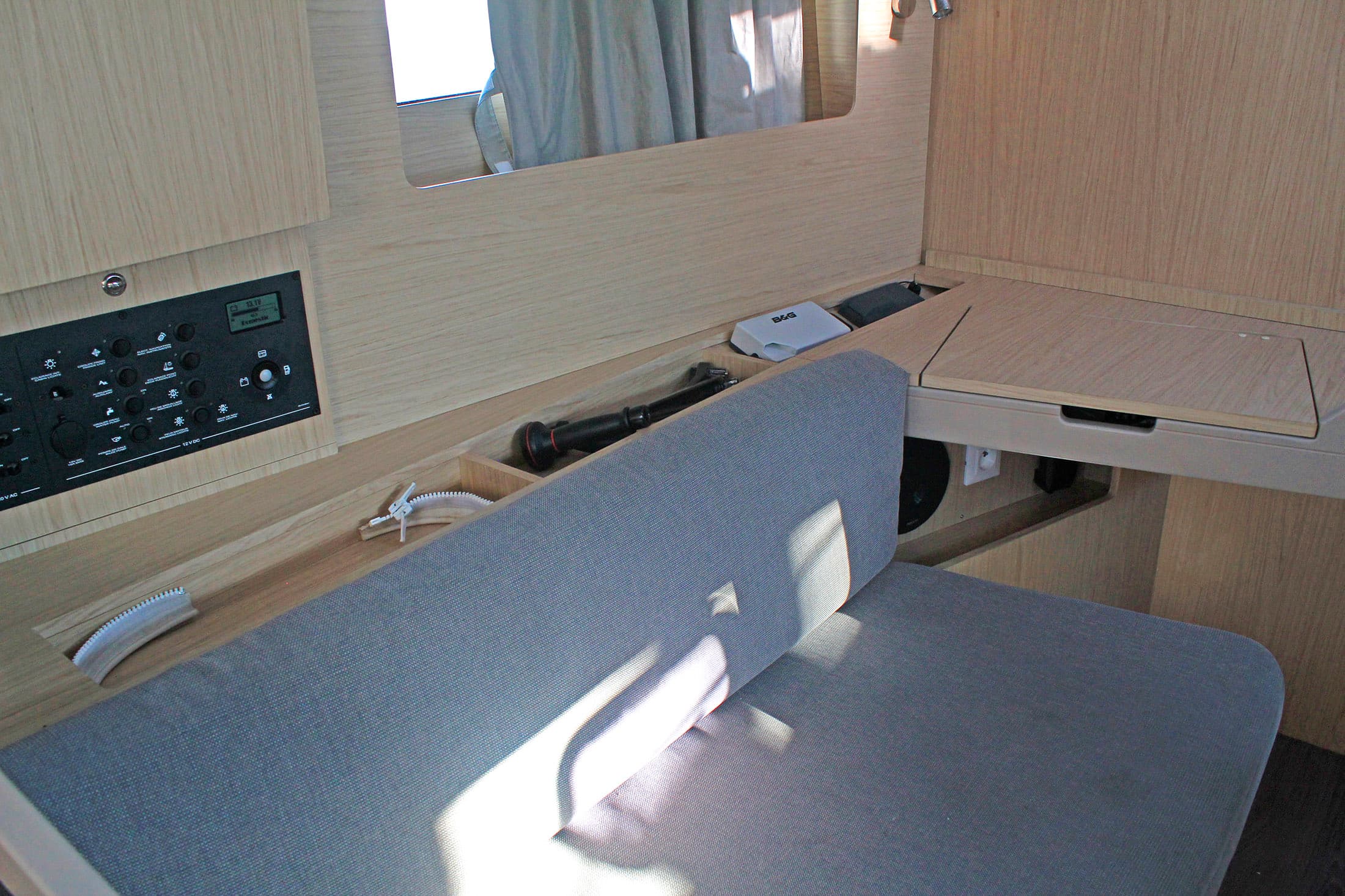 Oceanis 41.1 - photo 6