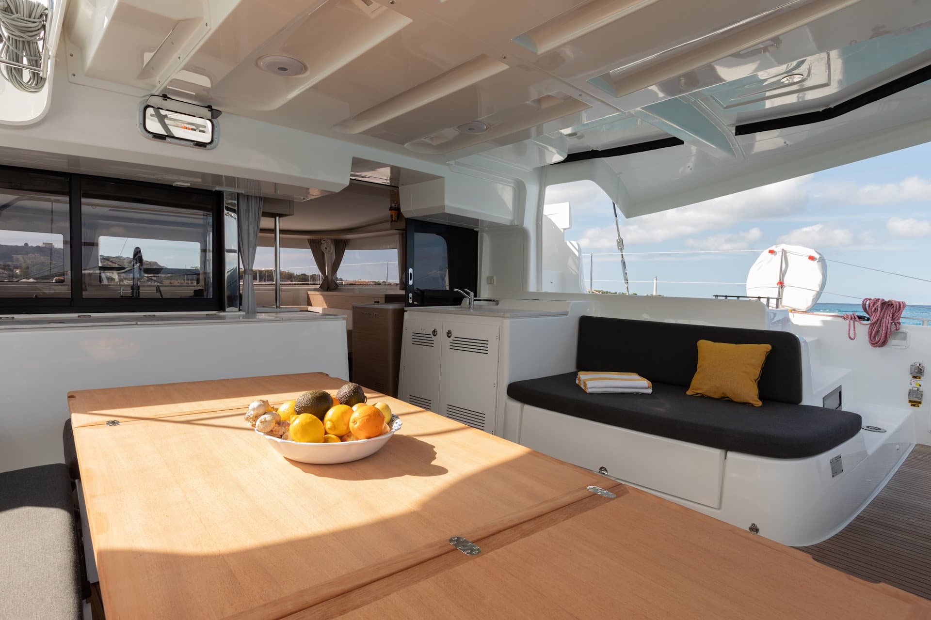 Lagoon 46  - photo 10