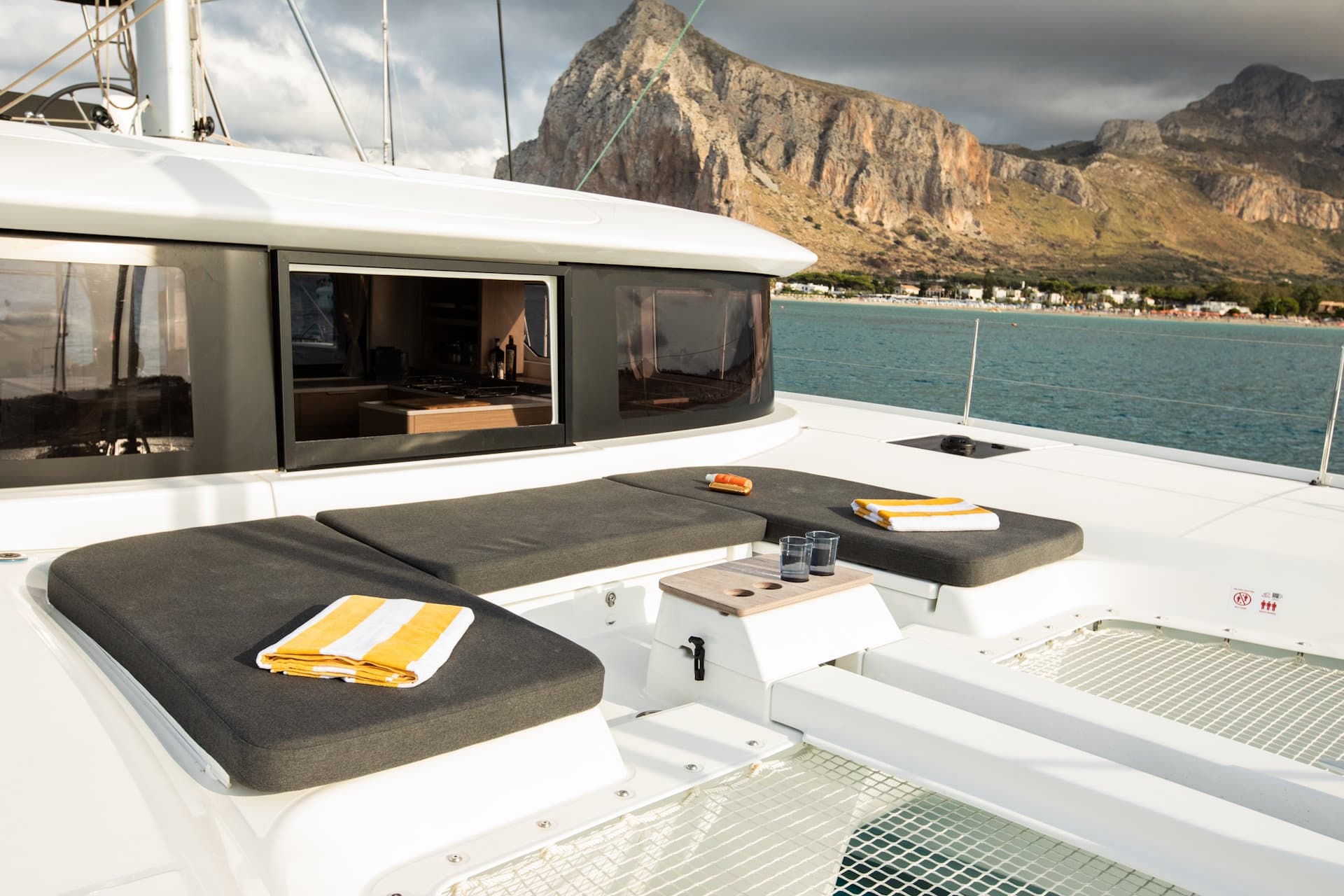 Lagoon 46  - photo 8