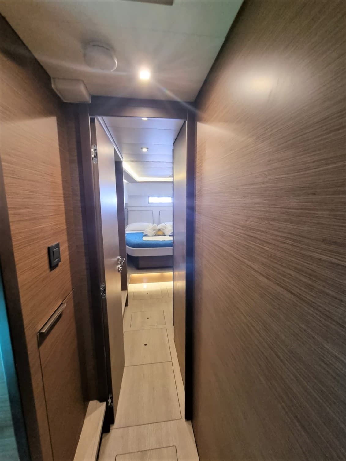 Lagoon 46  - photo 6