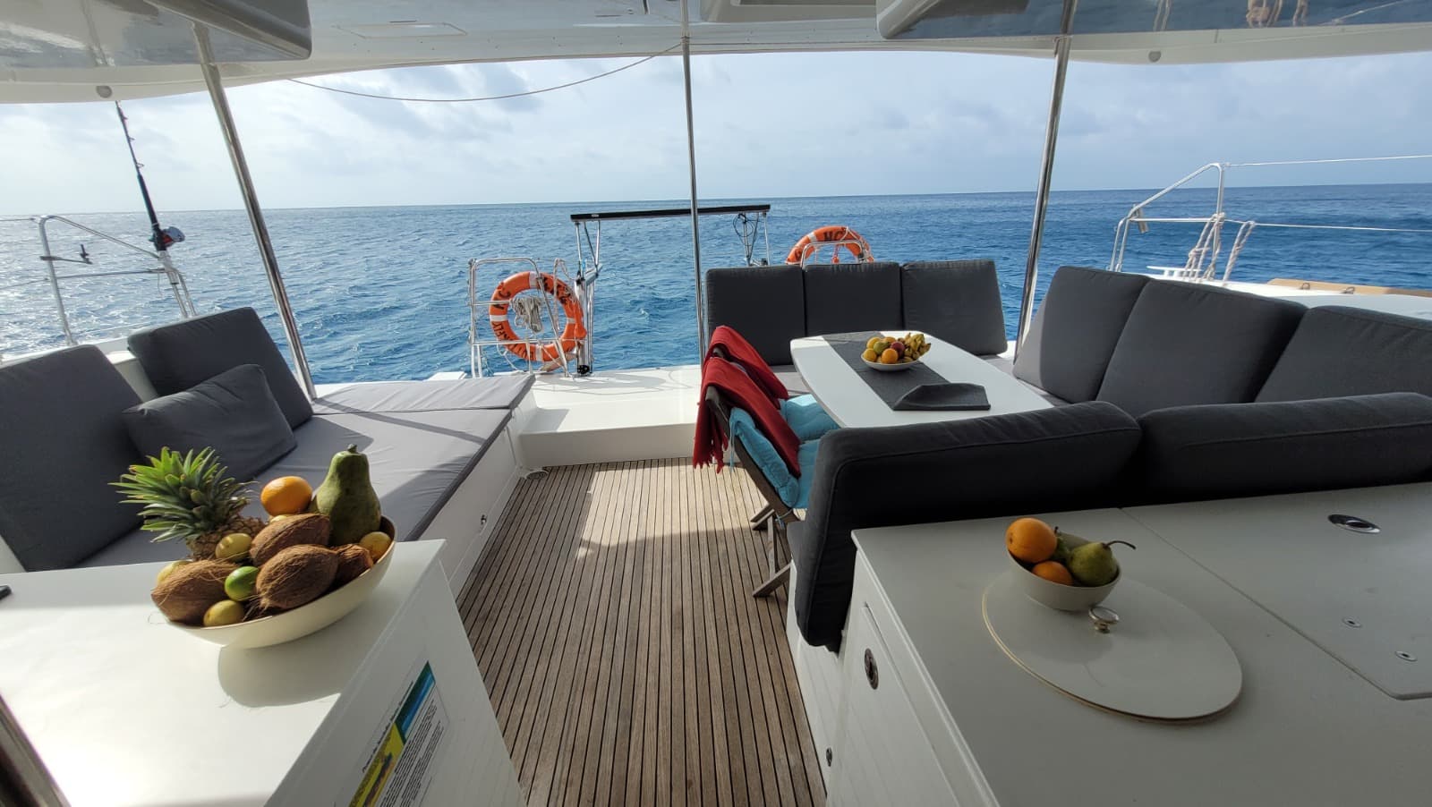 Lagoon 450 Fly - photo 5