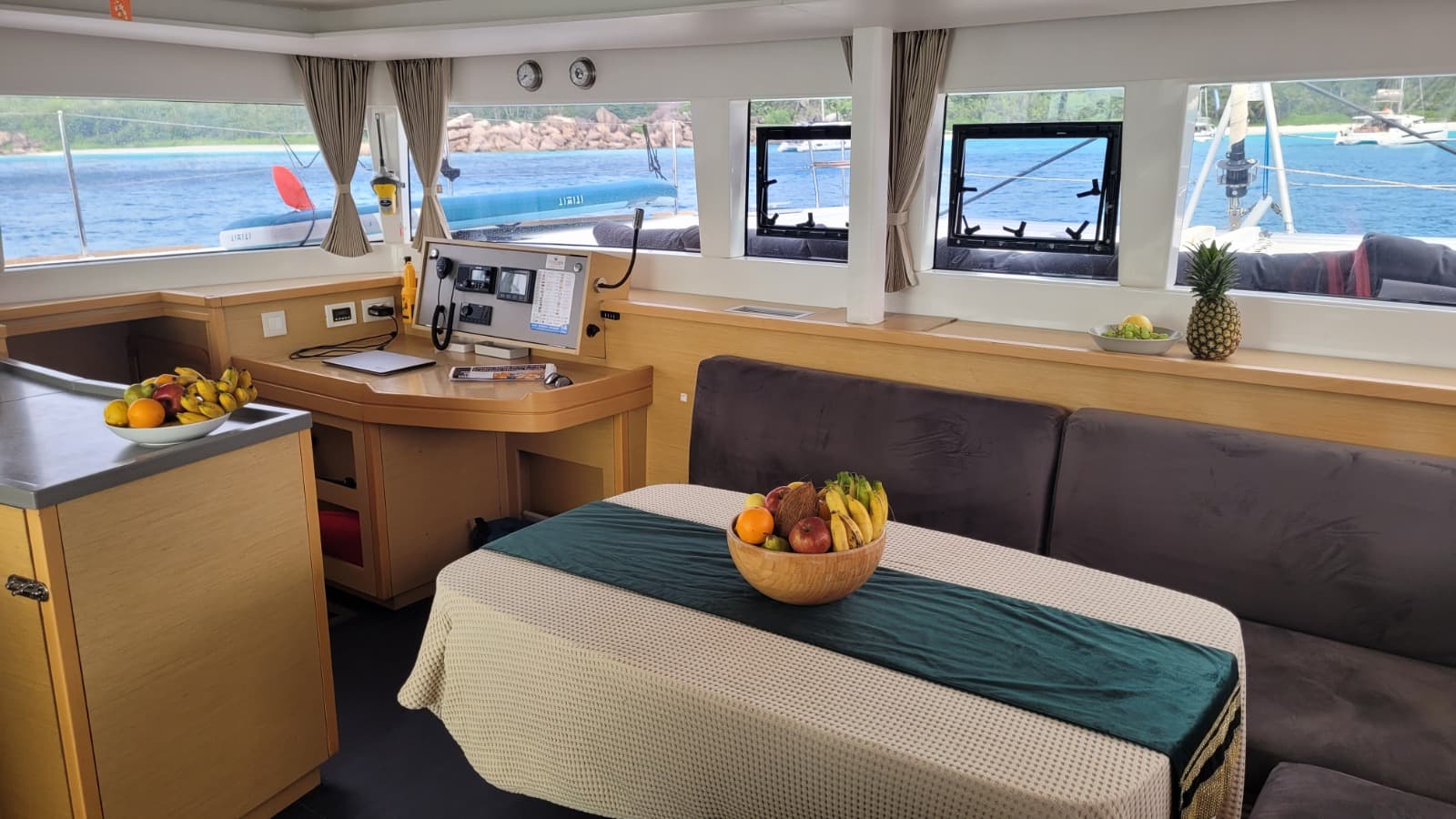 Lagoon 450 Fly - photo 10