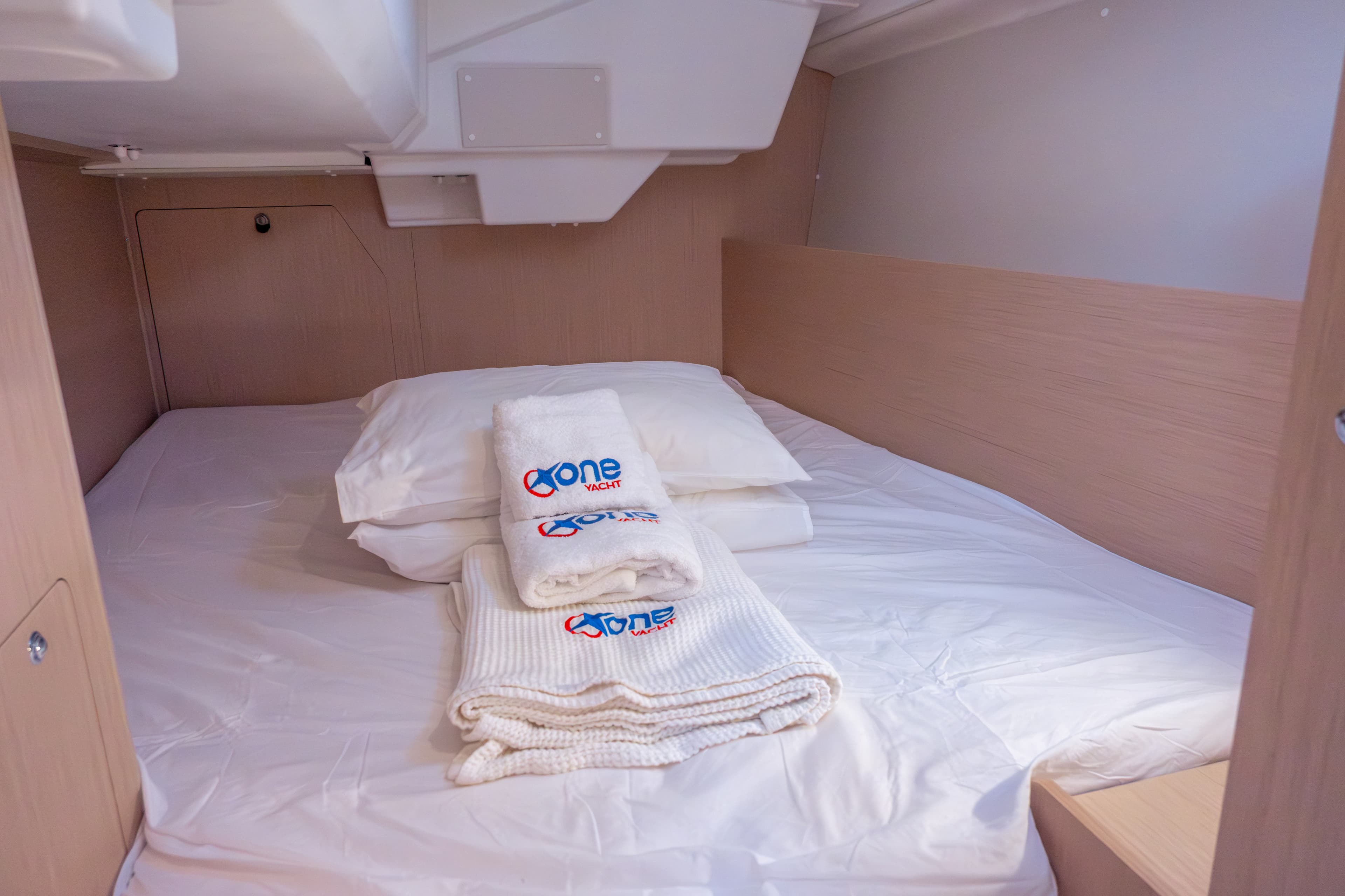 Oceanis 38.1 - photo 35